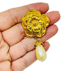 Avon signé vintage gold tone pearl flower designer pendentif enhancer