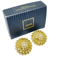 Avon - Boucles d'oreilles clip vintage en perles dorées 'BLOSSOM & PEARLESQUE'.