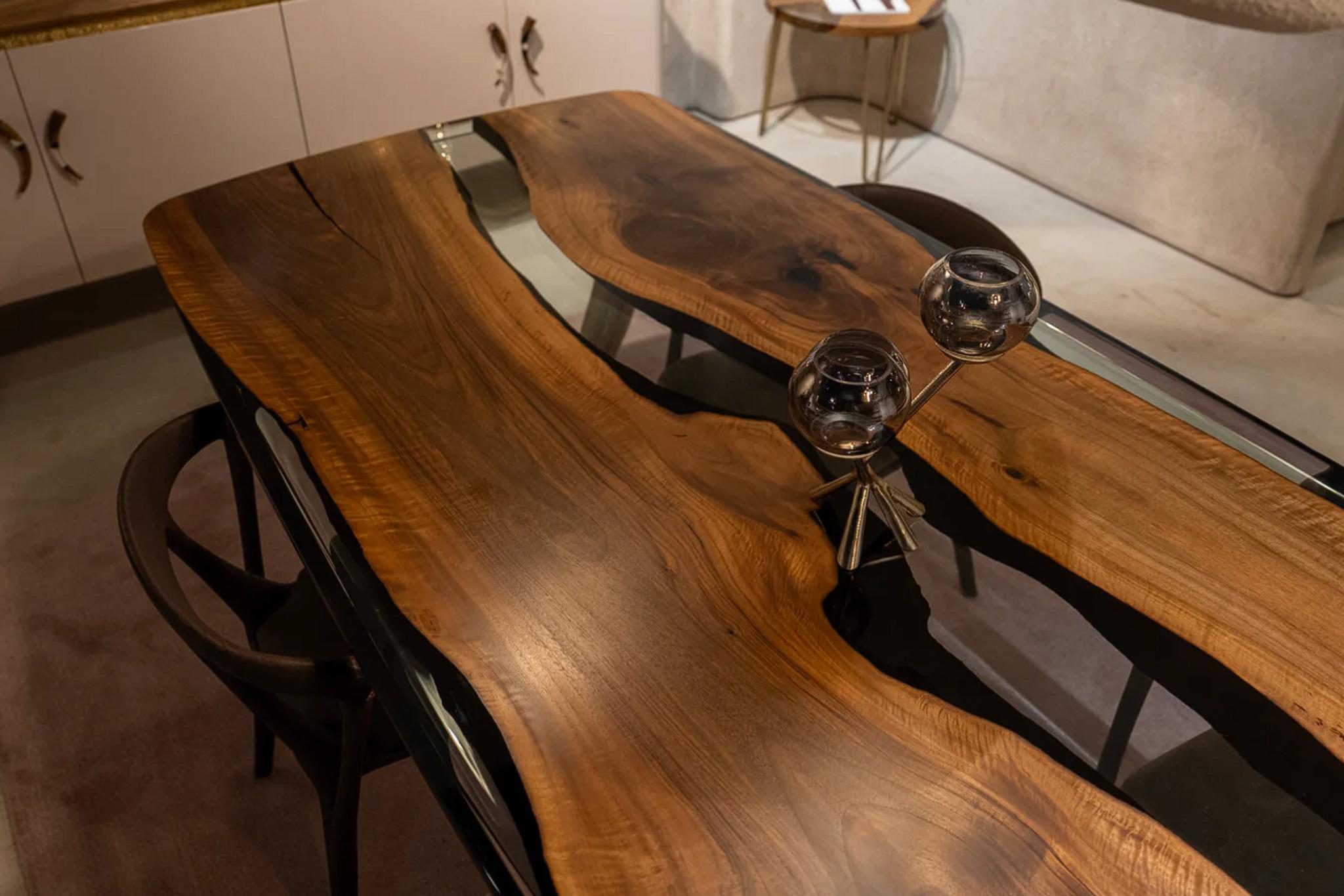 Avorio-Tisch: Tisch aus gehämmertem Aluminium, inspiriert von Elefanten-Schreibtisch im Zustand „Neu“ im Angebot in Miami Beach, FL