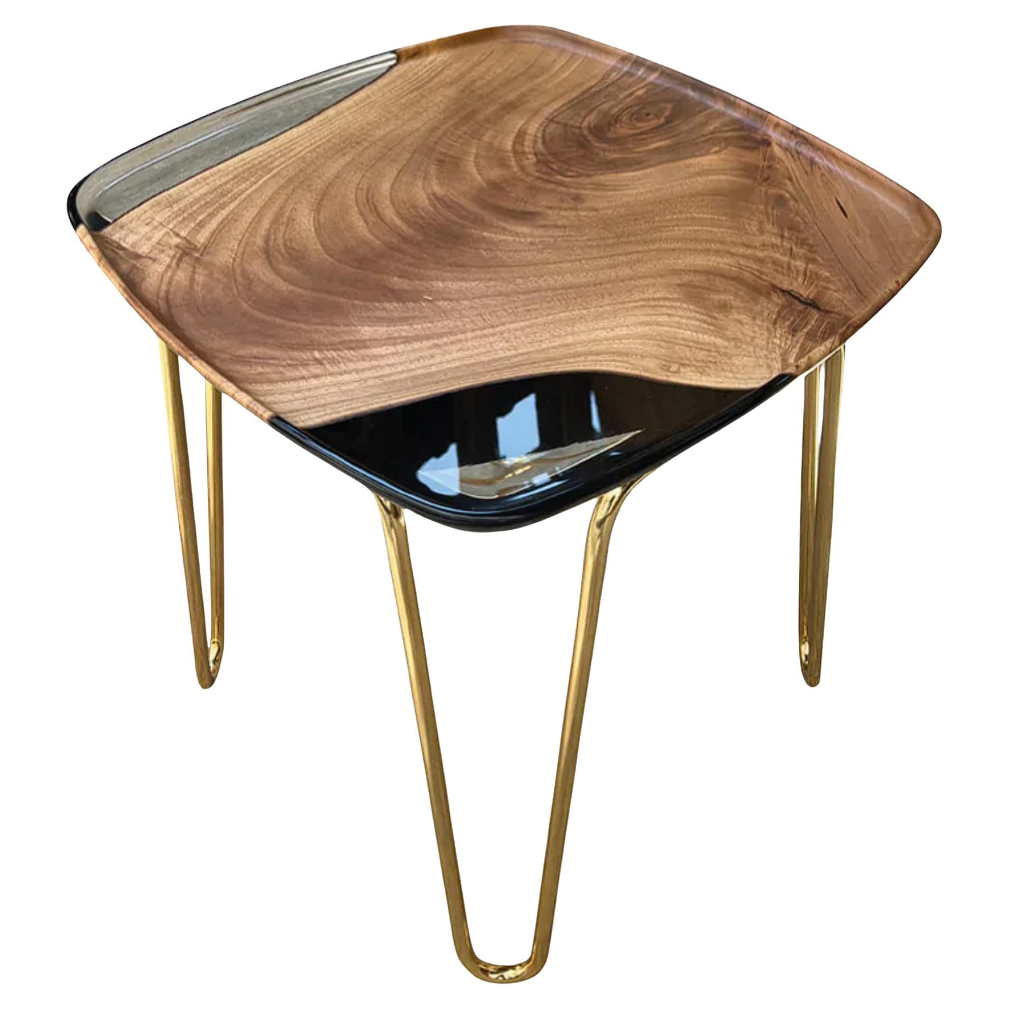 Avorio Walnut & Crystal Clear Resin End Side Table For Sale