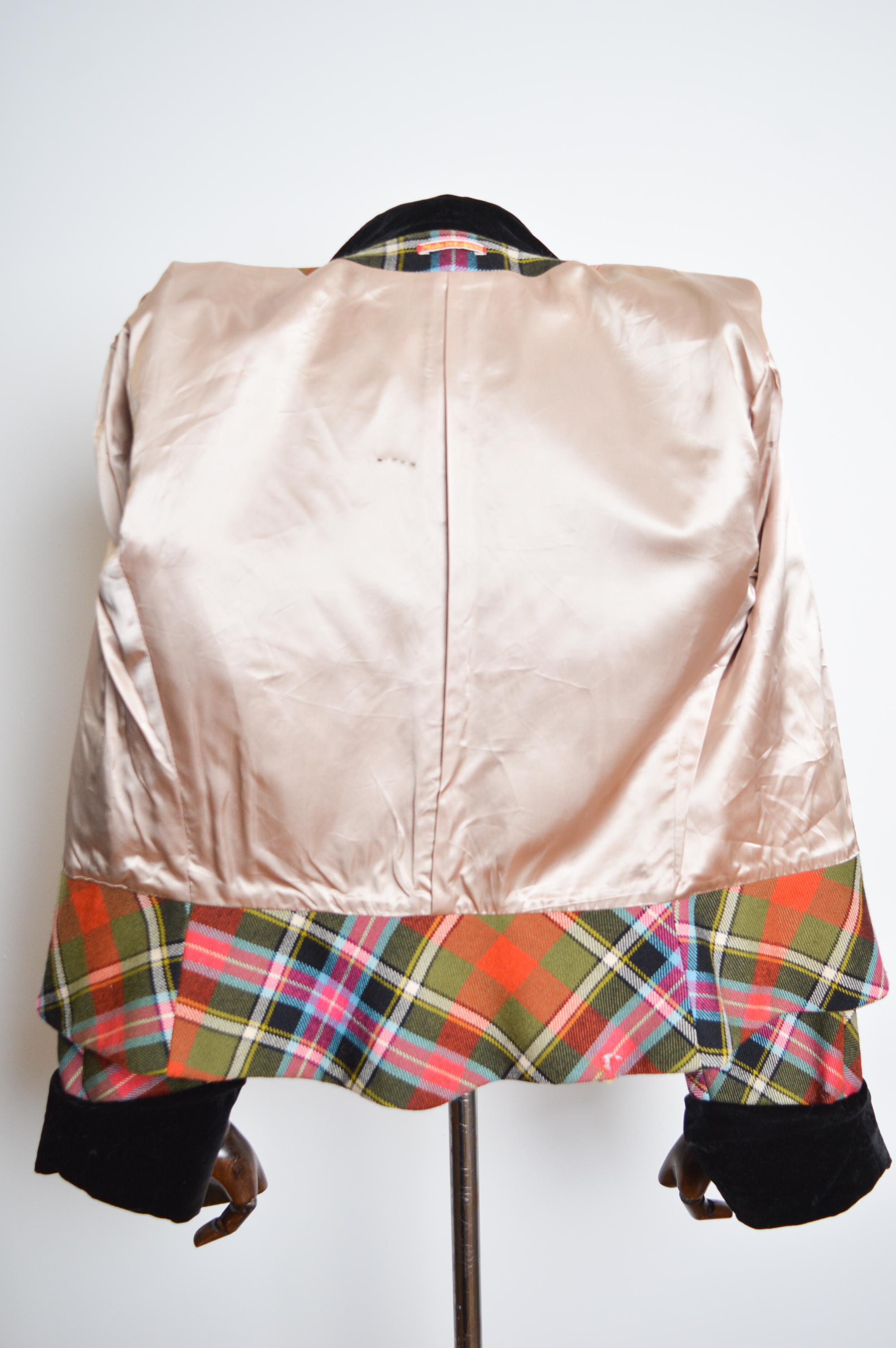 AW 1988 / 89 Vivienne Westwood Bruce of Kinnaird Tartan Mens Runway Jacket For Sale 10
