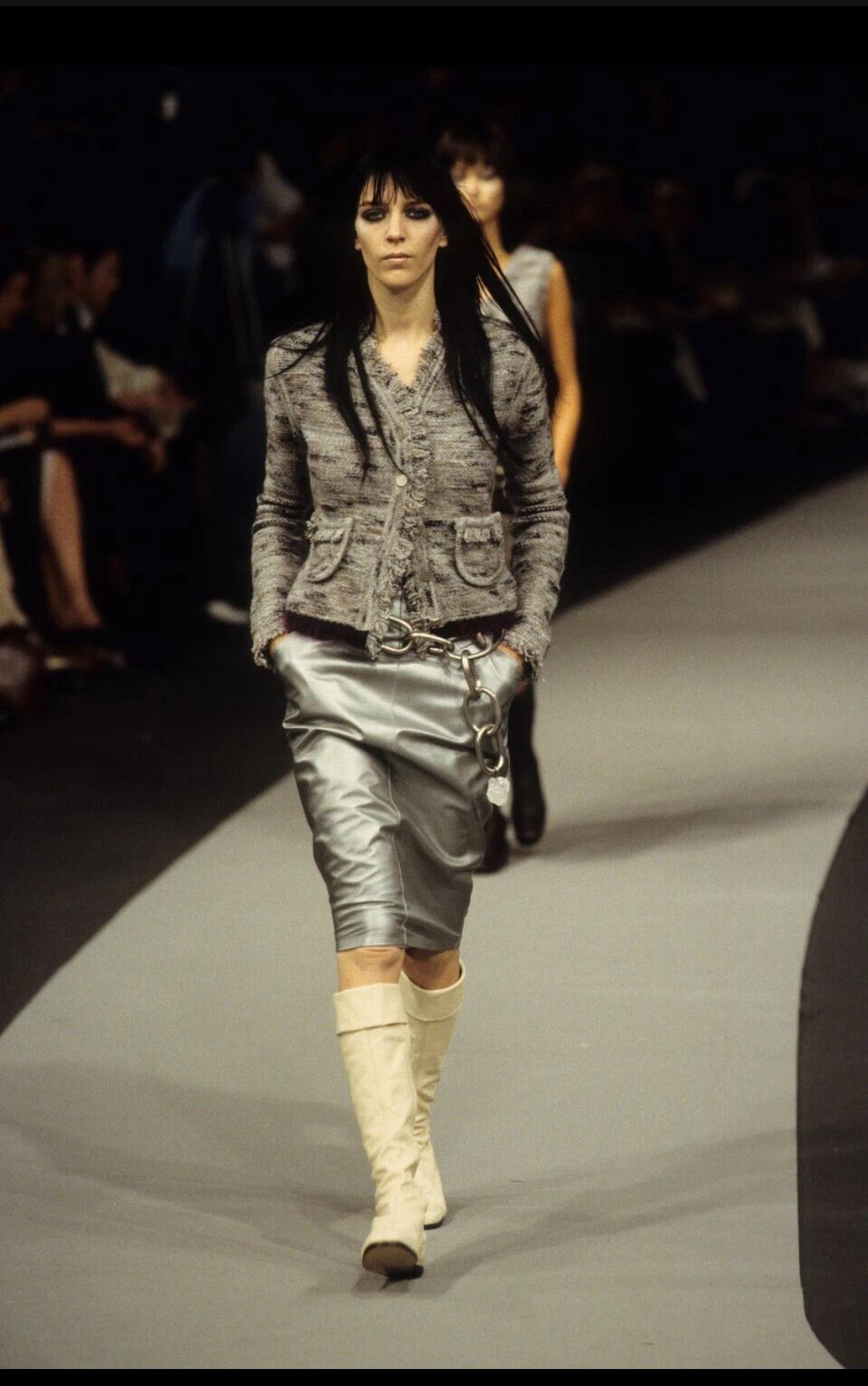 AW 1999 CHANEL Wool-Blend Cardigan Grey Brown FR36 For Sale 6