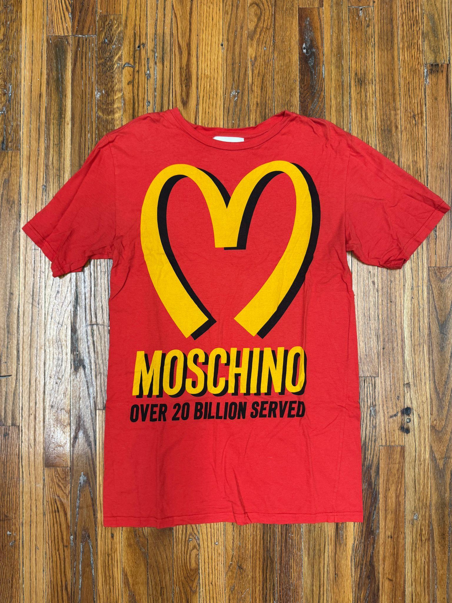 AW14 MOSCHINO Couture Jeremy Scott McDonald's Vestido de punto con camiseta oversize roja en Excelente estado para la venta en Los Angeles, CA