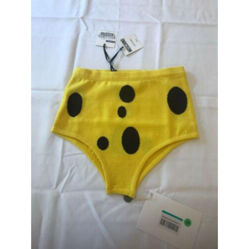 AW14 Moschino Couture Jeremy Scott Spongebob Shorts Yellow Size US 6 / IT 40

Additional Information:
Material: 100% Virgin Wool
Color: Yellow
Pattern: Knitted
Style: Athletic
Size: 40 IT
100% Authentic!!!
Condition: Brand new with tags