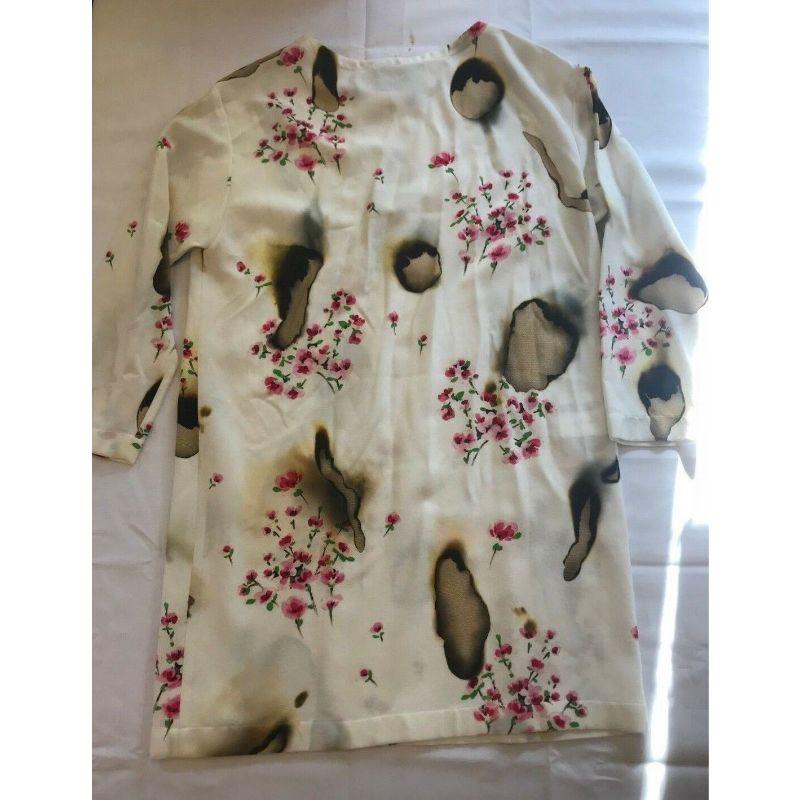 AW16 Moschino Couture Jeremy Scott Burnt Effect Floral White Rayon Dress For Sale 7