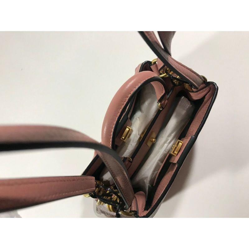 AW17 Moschino Couture Jeremy Scott Antike rosa Leder-B-Pocket-Handtasche mit Gold (Braun) im Angebot