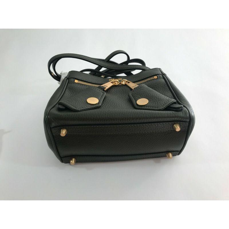 AW17 Moschino Couture Jeremy Scott Green Leather B-pocket Handbag W/Gold Logo M In New Condition For Sale In Matthews, NC