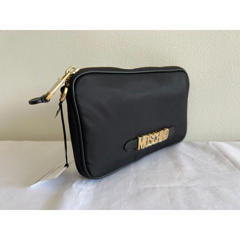 AW20 Moschino Couture Black Nylon Shoulder Bag with Gold Logo by Jeremy Scott In New Condition For Sale In Palm Springs, CA