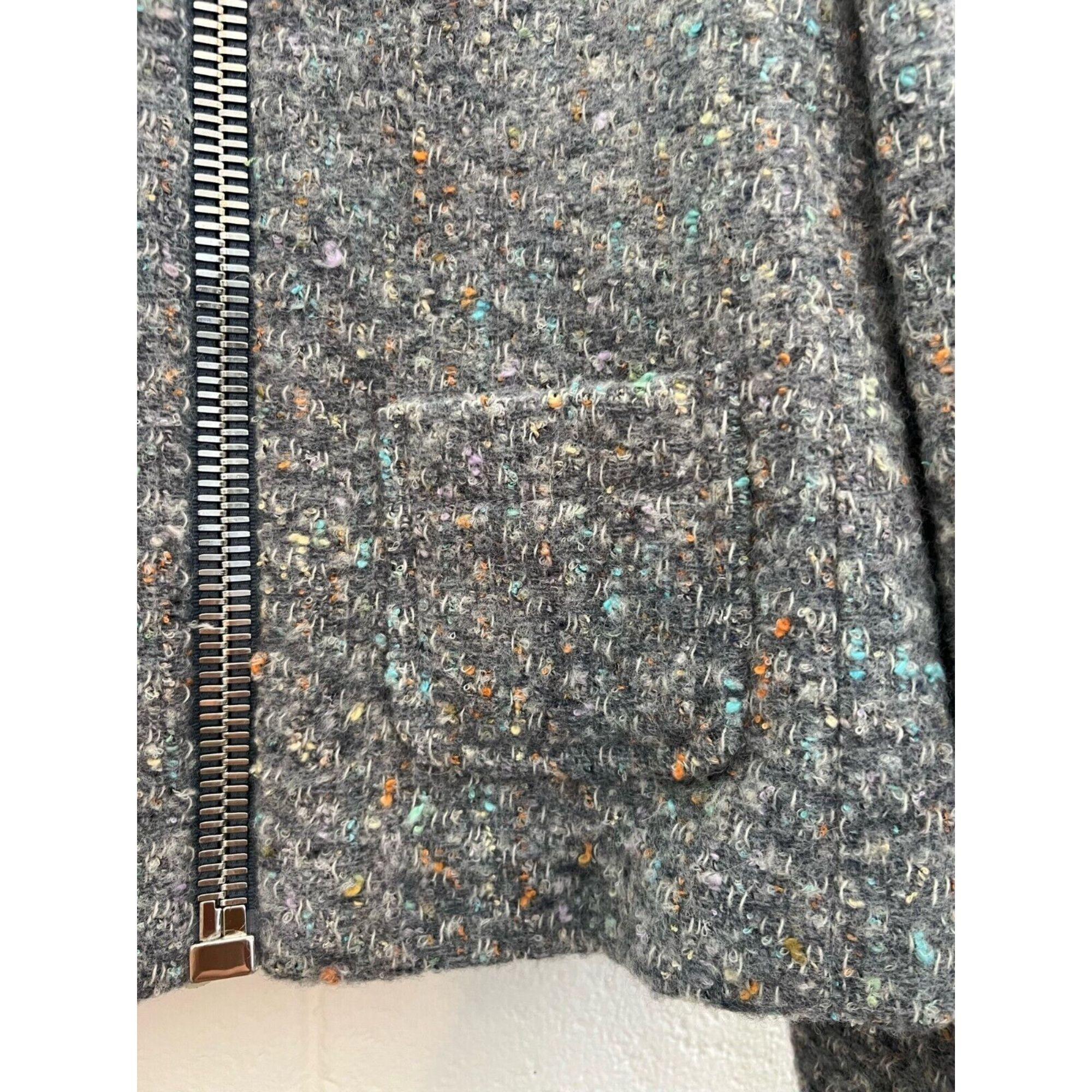 AW20 Moschino Couture Boucle Wool Jacket by Jeremy Scott, Size US 10 For Sale 7