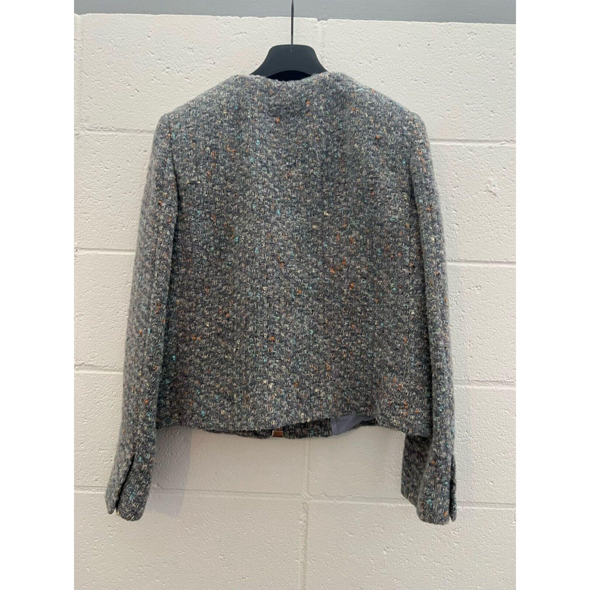 AW20 Moschino Couture Boucle Wool Jacket by Jeremy Scott, Size US 10 For Sale 9