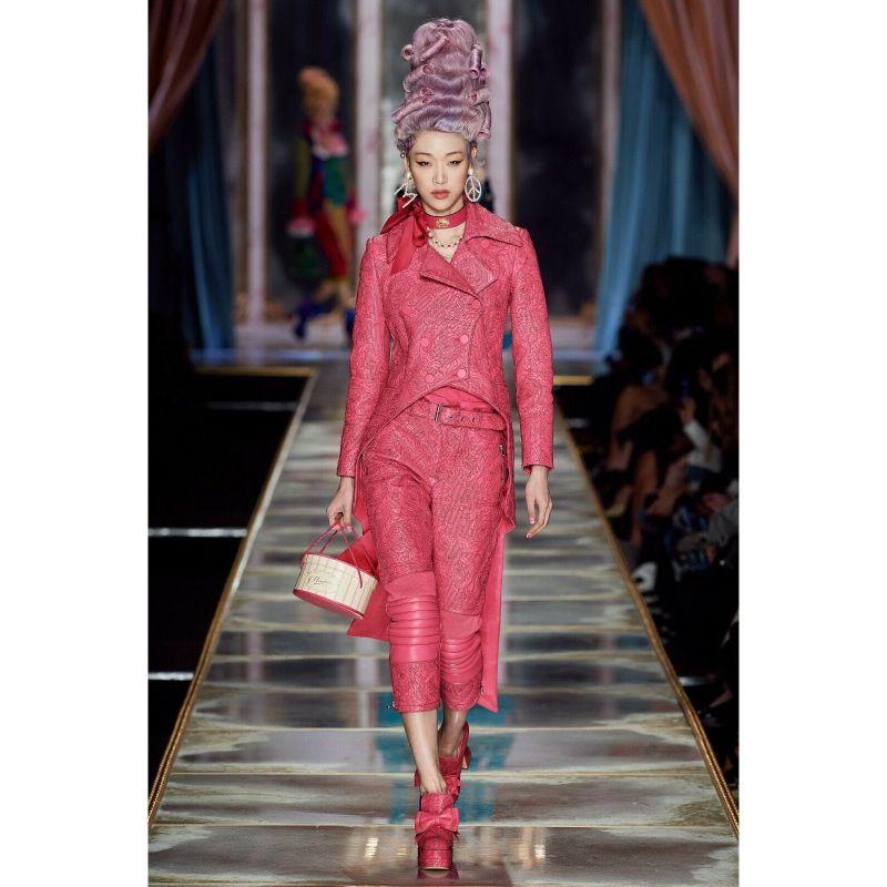 AW20 Moschino Couture J. Scott Leather Pink Cake Box Round Bag Marie Antoinette For Sale 5