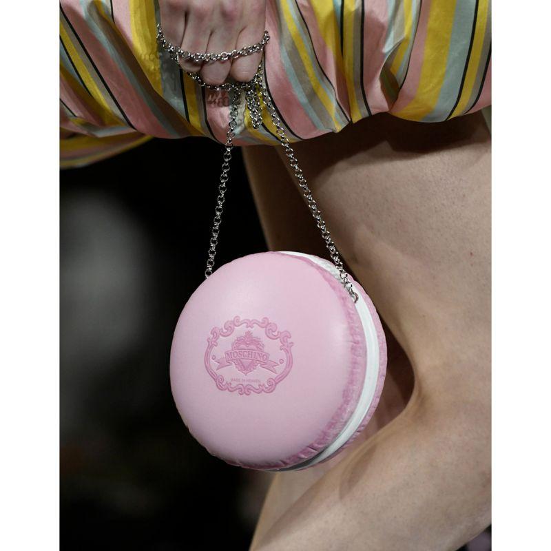 AW20 Moschino Couture Jeremy Scott Macaron Leather Shoulderbag Marie Antoinette For Sale 1