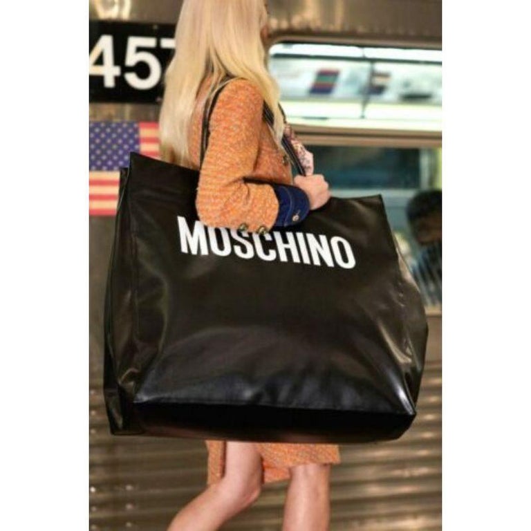 AW20 Moschino Couture Jeremy Scott Oversized Black Shopper Tote W/White Logo For Sale 6