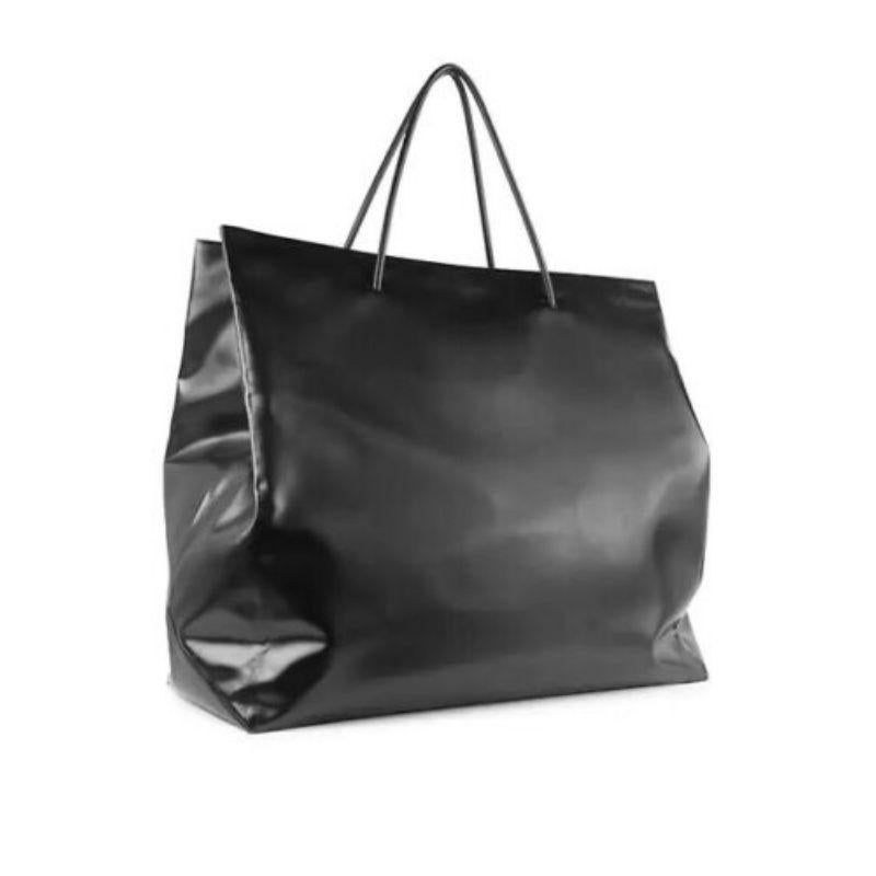 AW20 Moschino Couture Jeremy Scott übergroße schwarze Shopper-Tasche mit weißem Logo im Zustand „Neu“ im Angebot in Matthews, NC