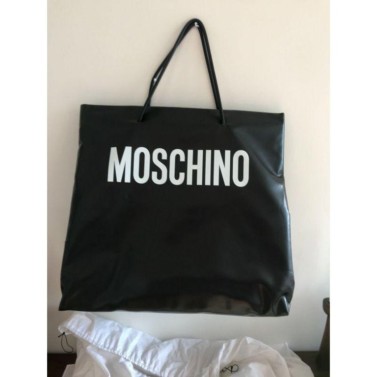 AW20 Moschino Couture Jeremy Scott Oversized Black Shopper Tote W/White Logo For Sale 2
