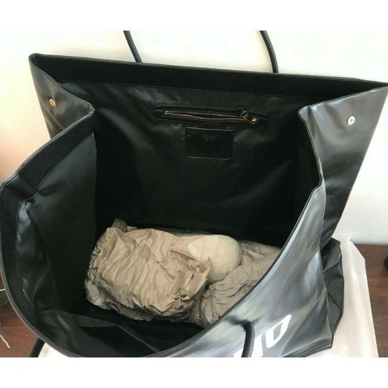 AW20 Moschino Couture Jeremy Scott Oversized Black Shopper Tote W/White Logo For Sale 3