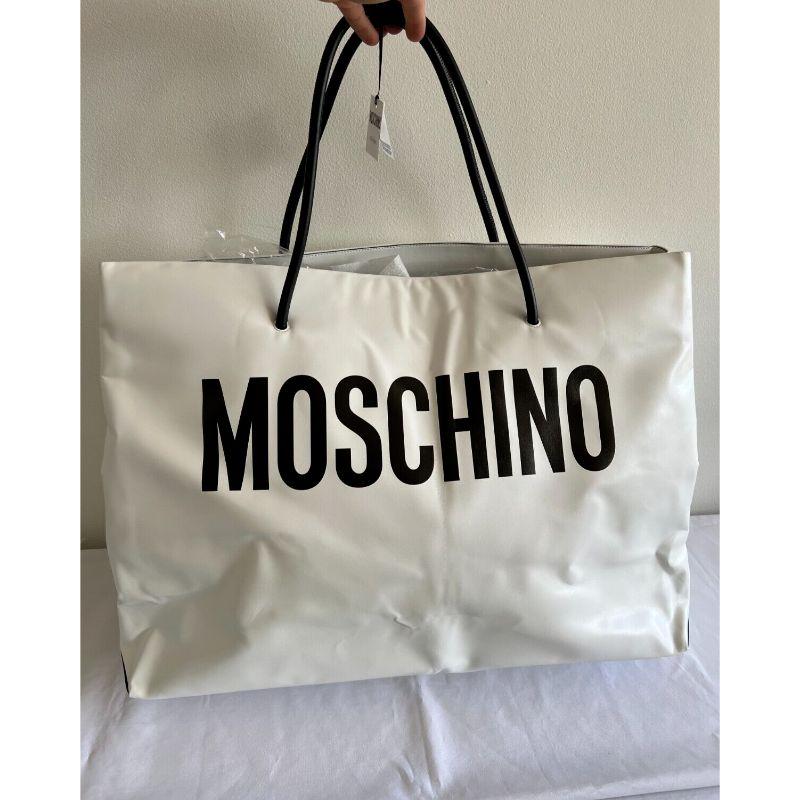 AW20 Moschino Couture Jeremy Scott Oversized White Shopper W/ Black Logo For Sale 5