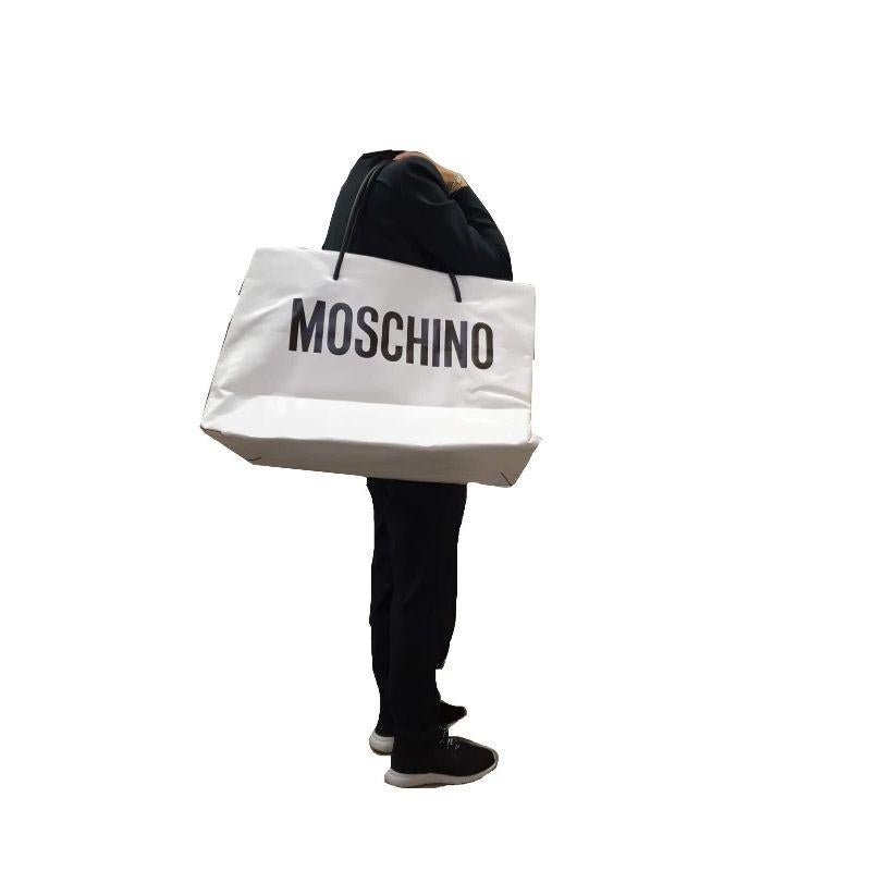 AW20 Moschino Couture Jeremy Scott Oversized White Shopper W/ Black Logo For Sale 7