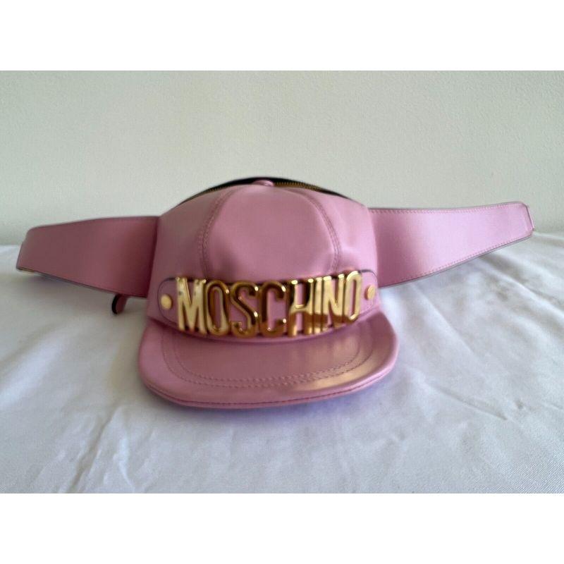 AW20 Moschino Couture Jeremy Scott Pink Leather Hat Shaped Fanny Pack Gold Logo In New Condition For Sale In Palm Springs, CA