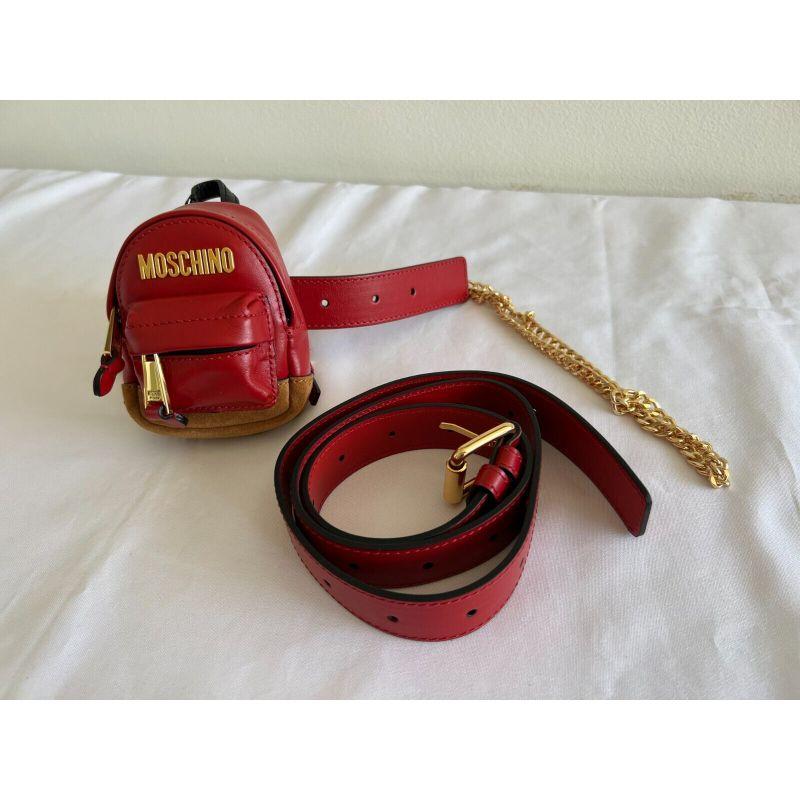 Moschino Couture mini sac à dos/clés/sac de ceinture/sac à bandoulière en cuir rouge AW20 en vente 3