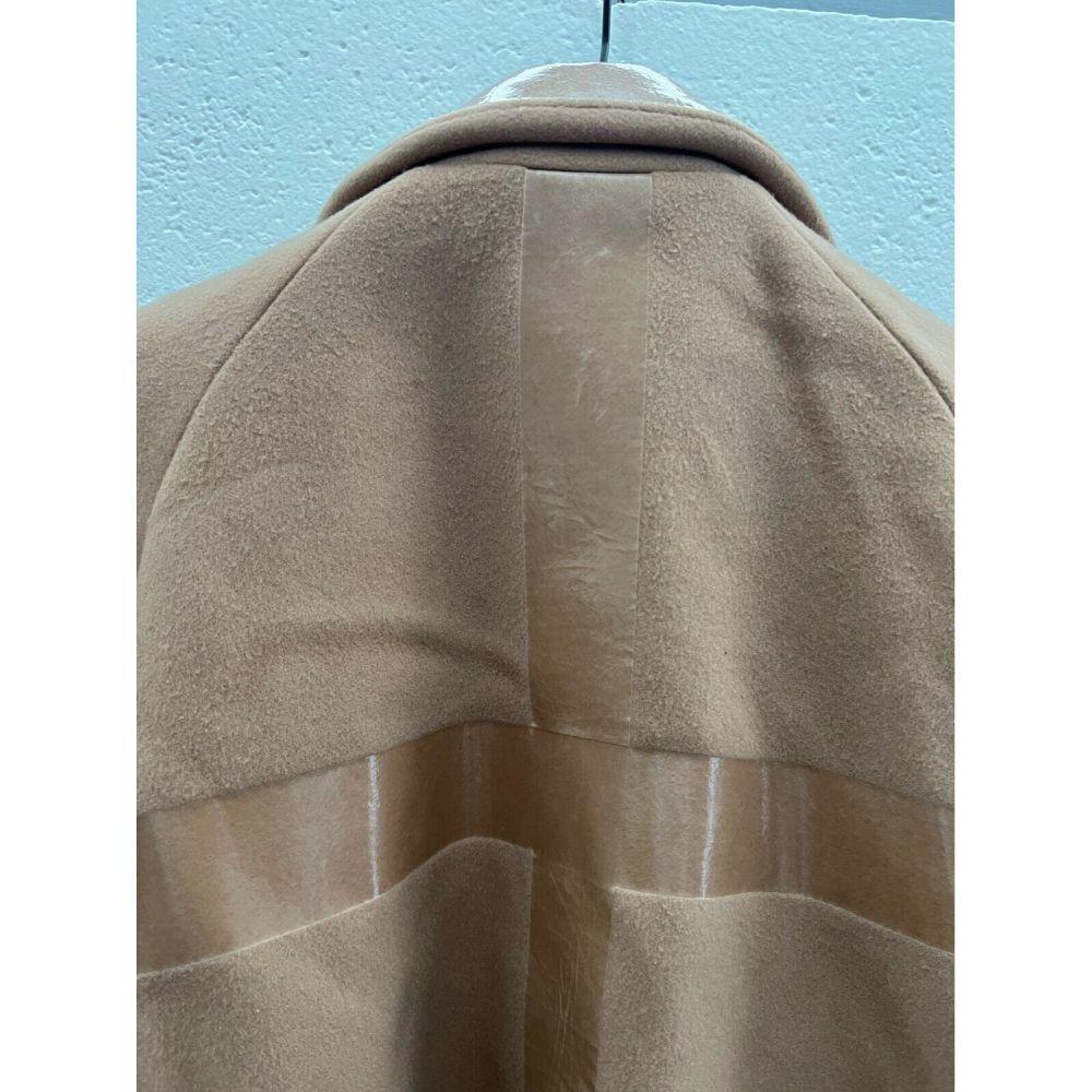 AW20 Moschino Couture Verpackungsmaterialien-Overcoat von Jeremy Scott im Angebot 7