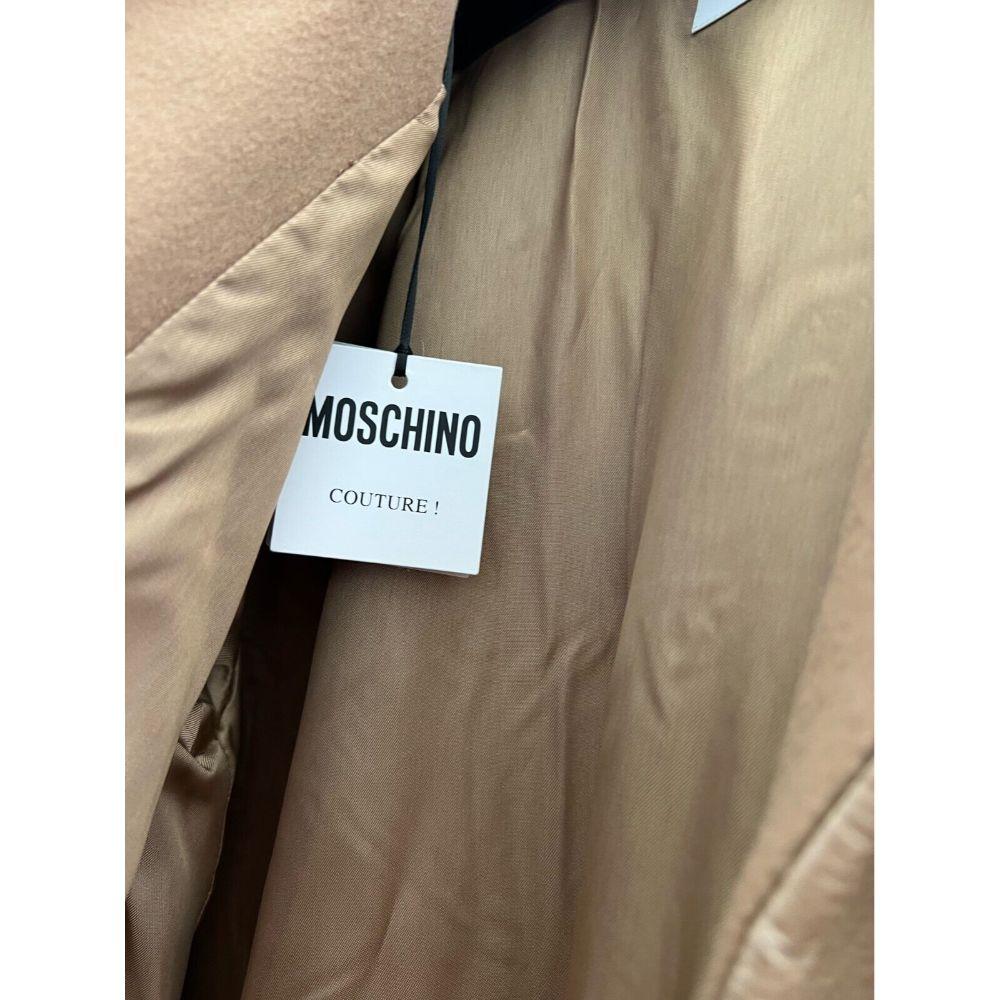 AW20 Moschino Couture Verpackungsmaterialien-Overcoat von Jeremy Scott im Angebot 8
