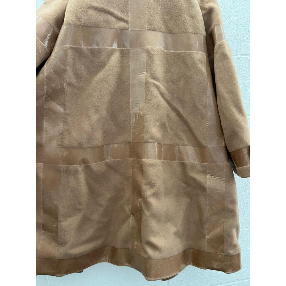 Manteau d'emballage AW20 Moschino Couture par Jeremy Scott en vente 2