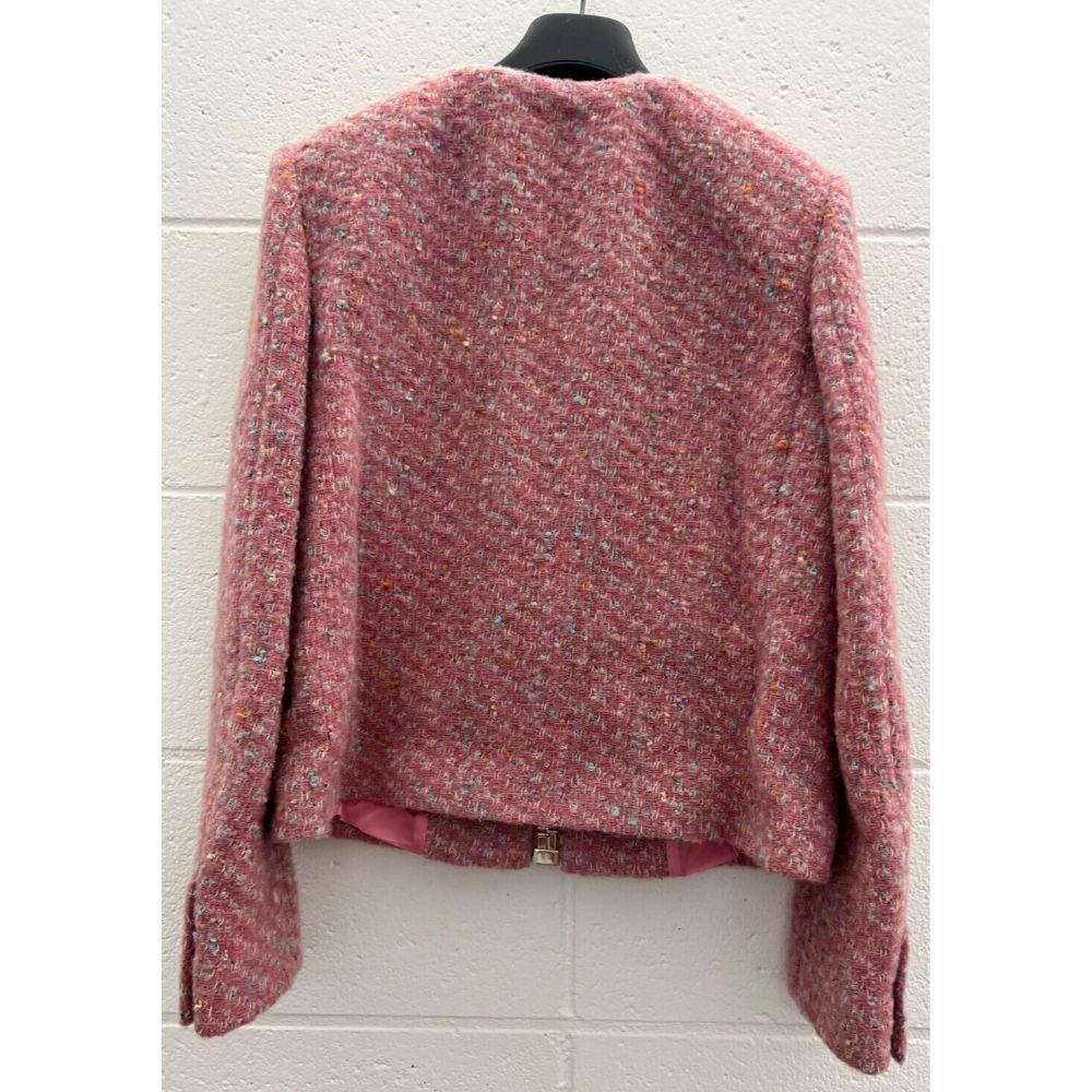 AW20 Moschino Couture Pink Boucle Wool Jacket with Oversized Zipper, Size US 6 For Sale 8
