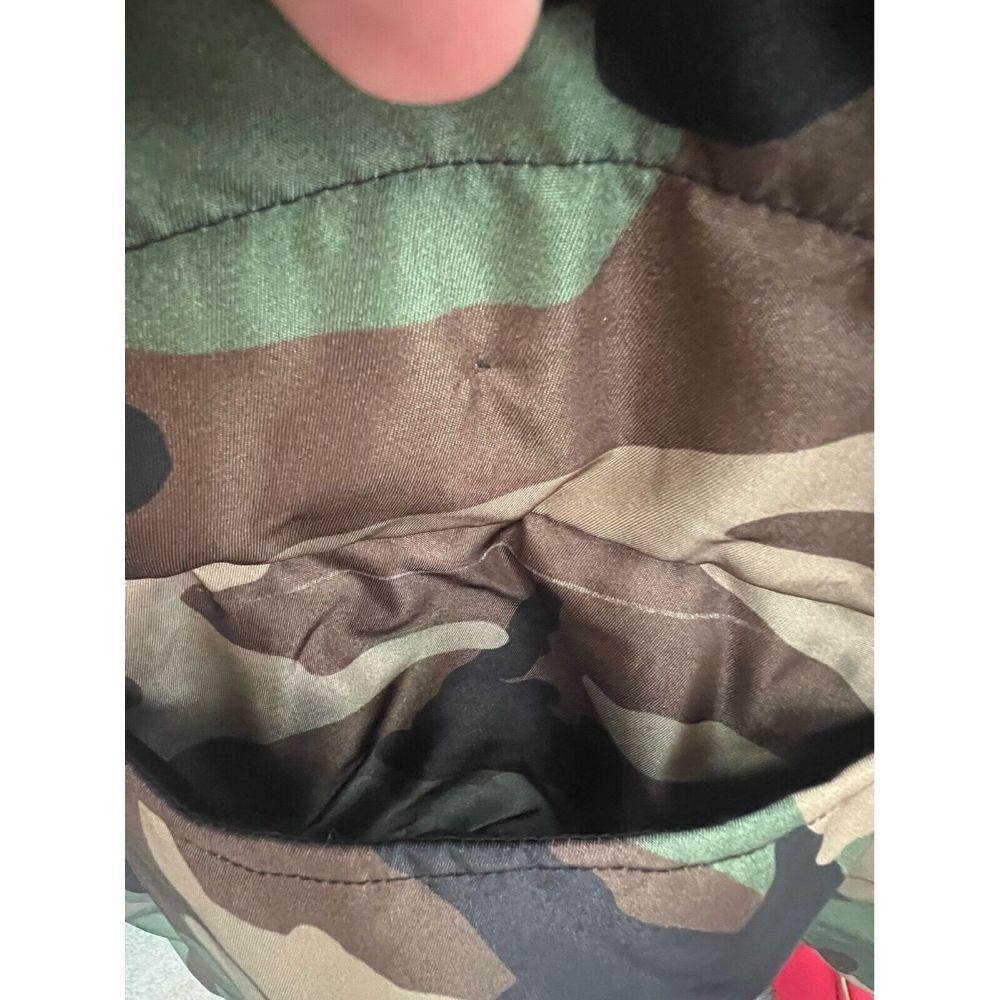 AW20 Moschino Couture Holzland Camouflage-Mantel in Goldverzierungen Damen im Angebot