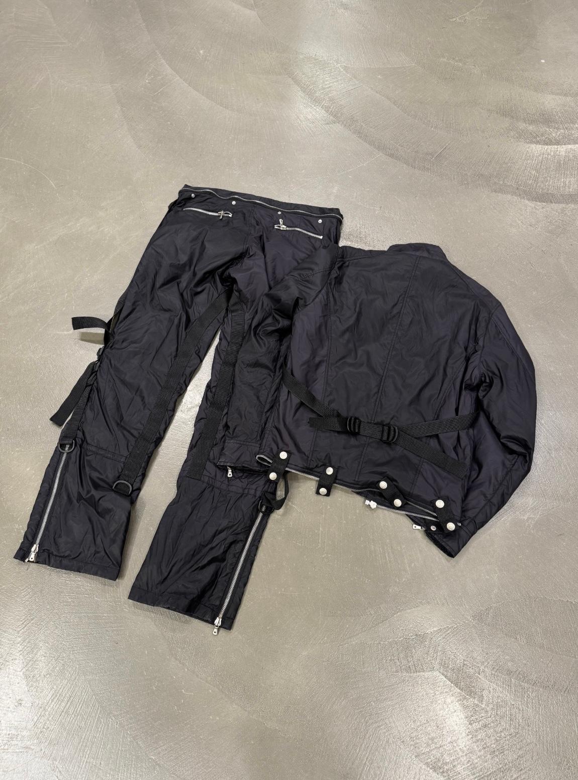 AW2003 Dolce & Gabbana bondage parachute runway jumpsuit/set en vente 3