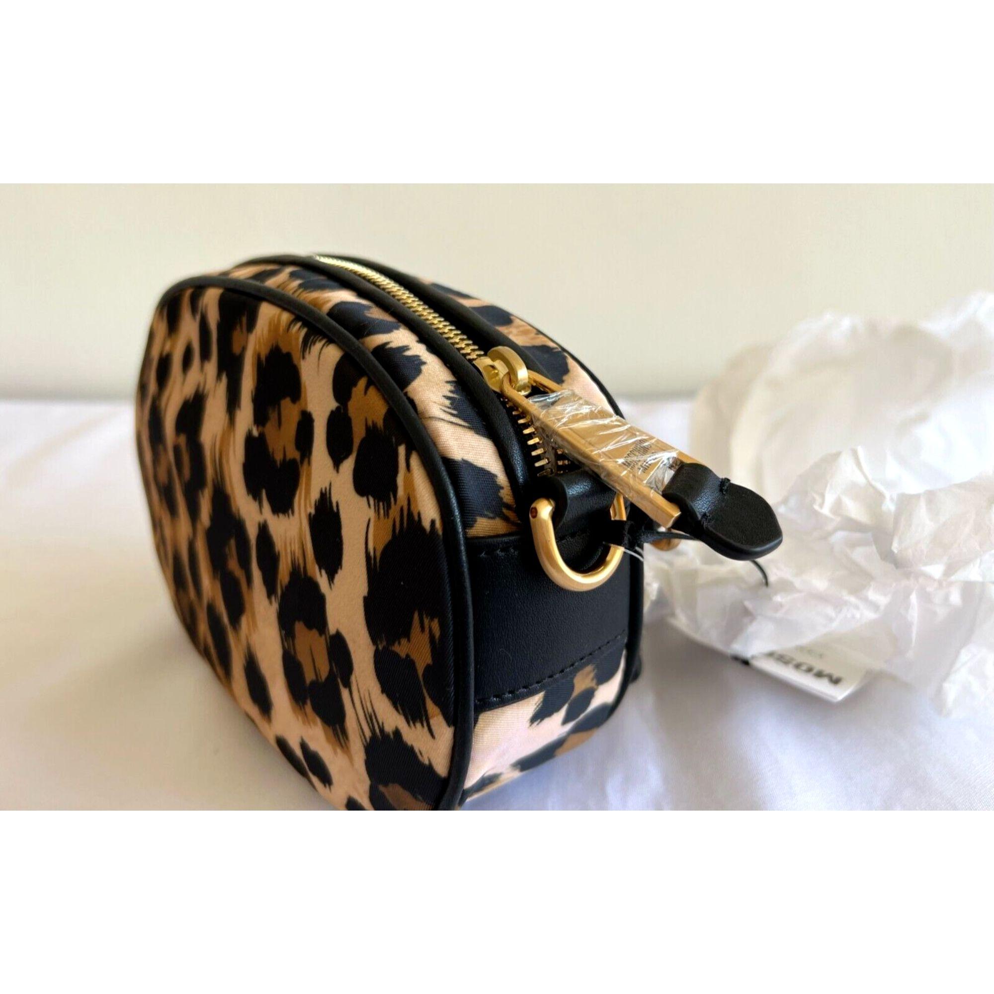 AW21 Moschino Couture Allover Leopard Print Shoulder Bag by Jeremy Scott For Sale 2