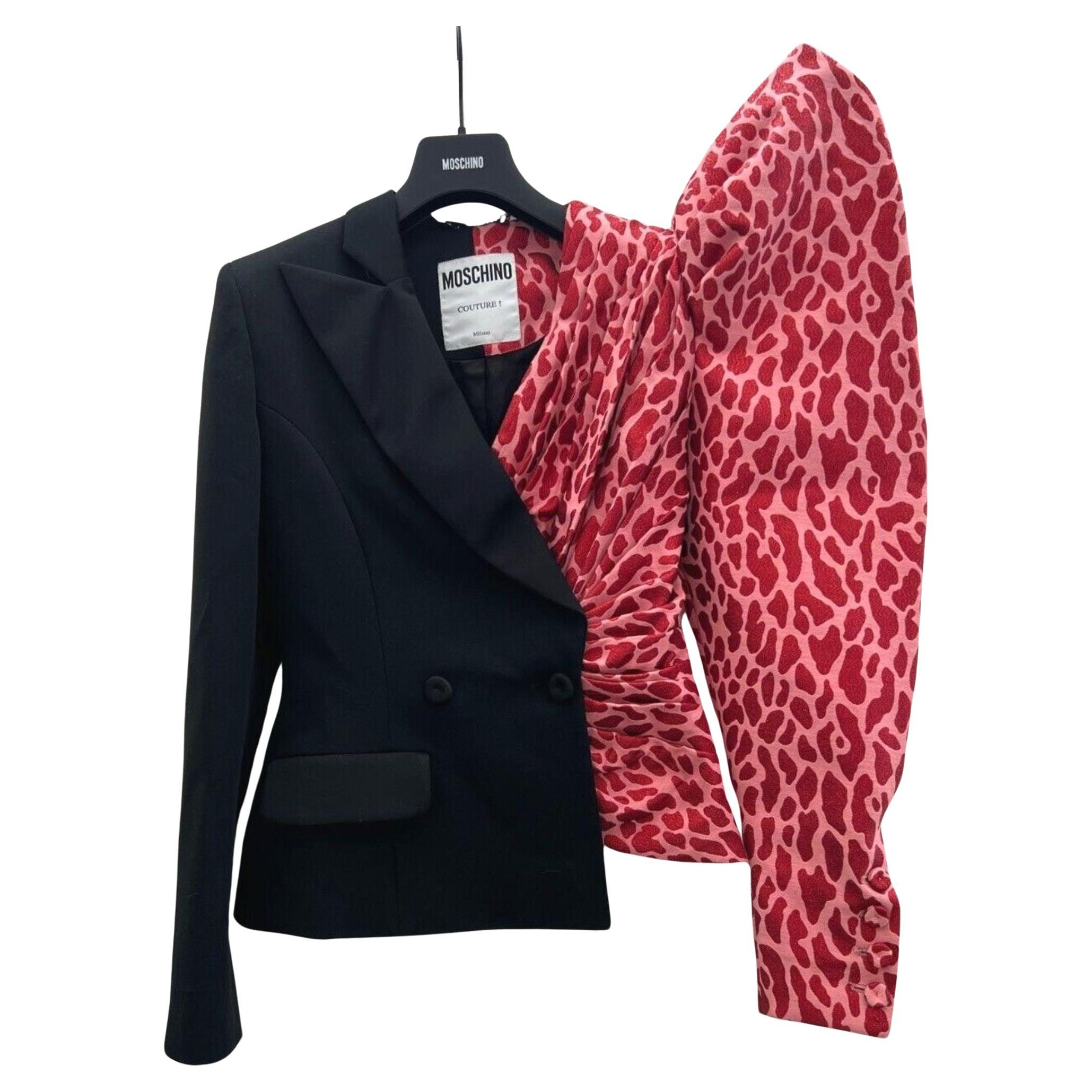 Veste Moschino Couture AW21, demi noire et demi rose avec taches léopard par Jeremy Scott en vente