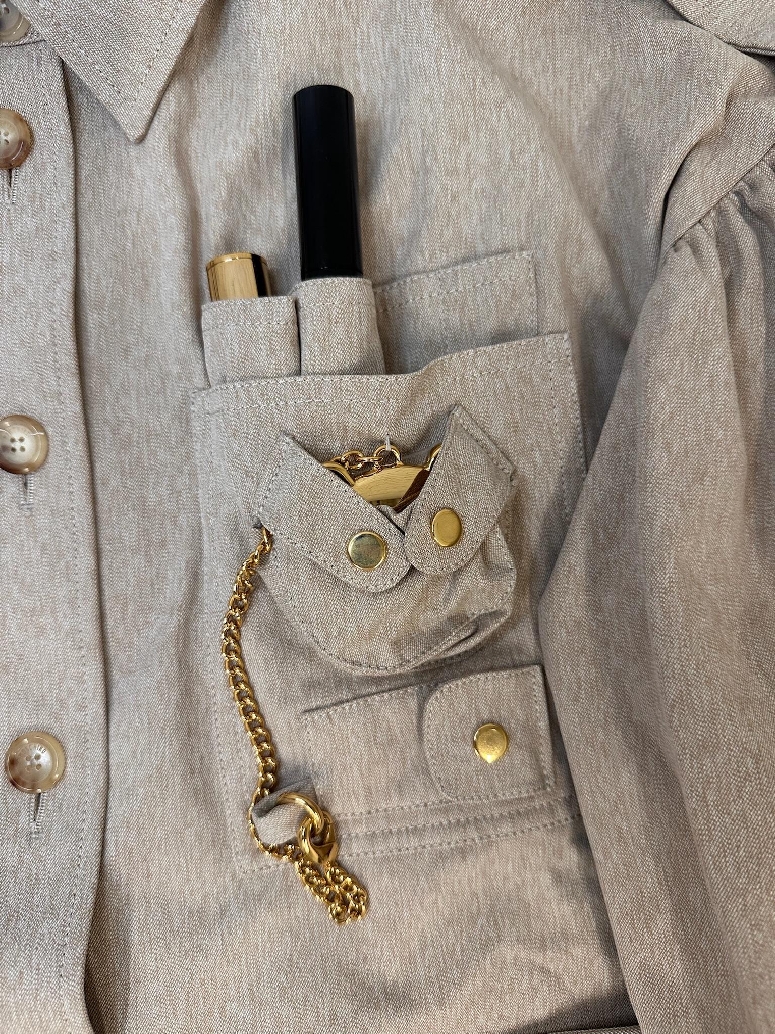 AW21 Moschino Couture Jeremy Scott Beige Gabardine Survivor Kit Tools Robe en vente 6