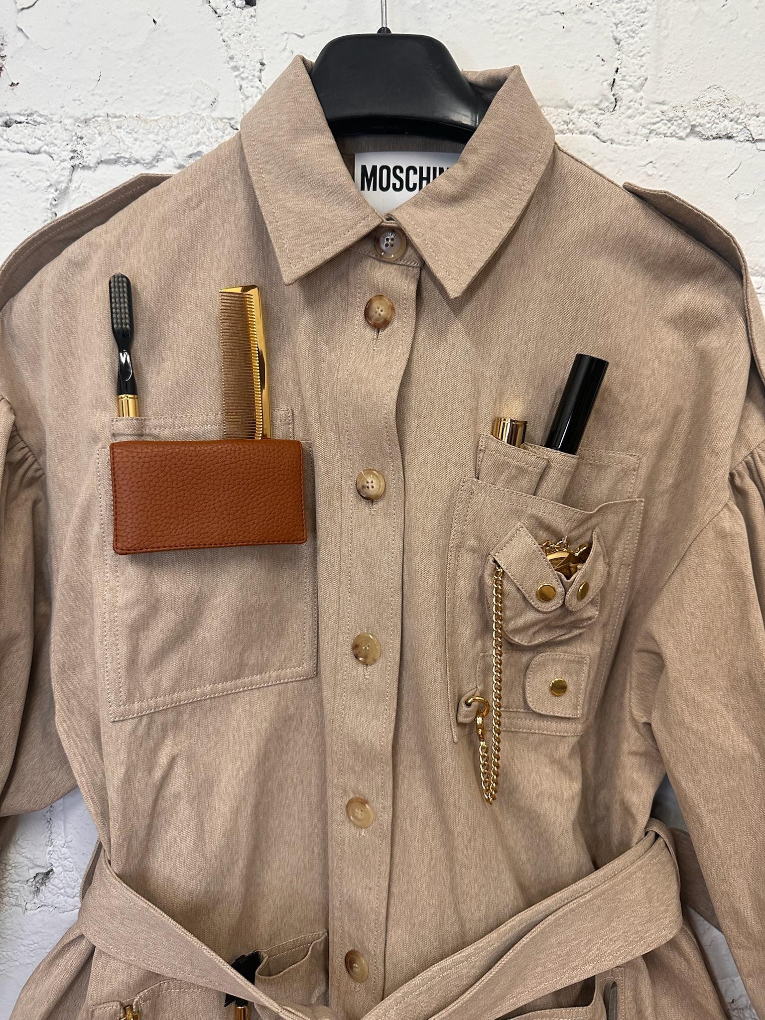 AW21 Moschino Couture Jeremy Scott Beige Gabardine Survivor Kit Tools Robe Pour femmes en vente