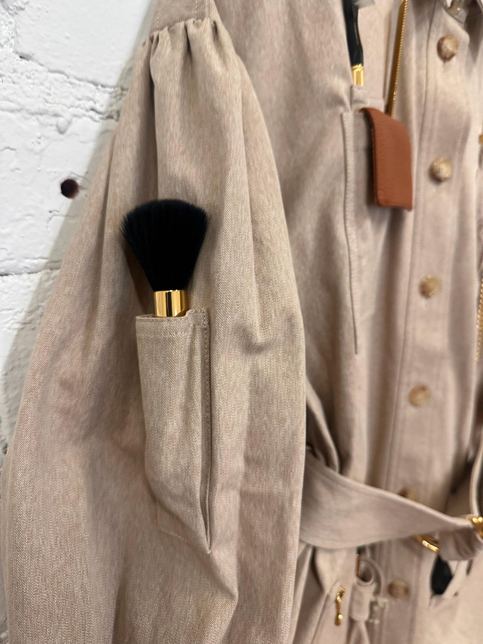AW21 Moschino Couture Jeremy Scott Beige Gabardine Survivor Kit Tools Robe en vente 2