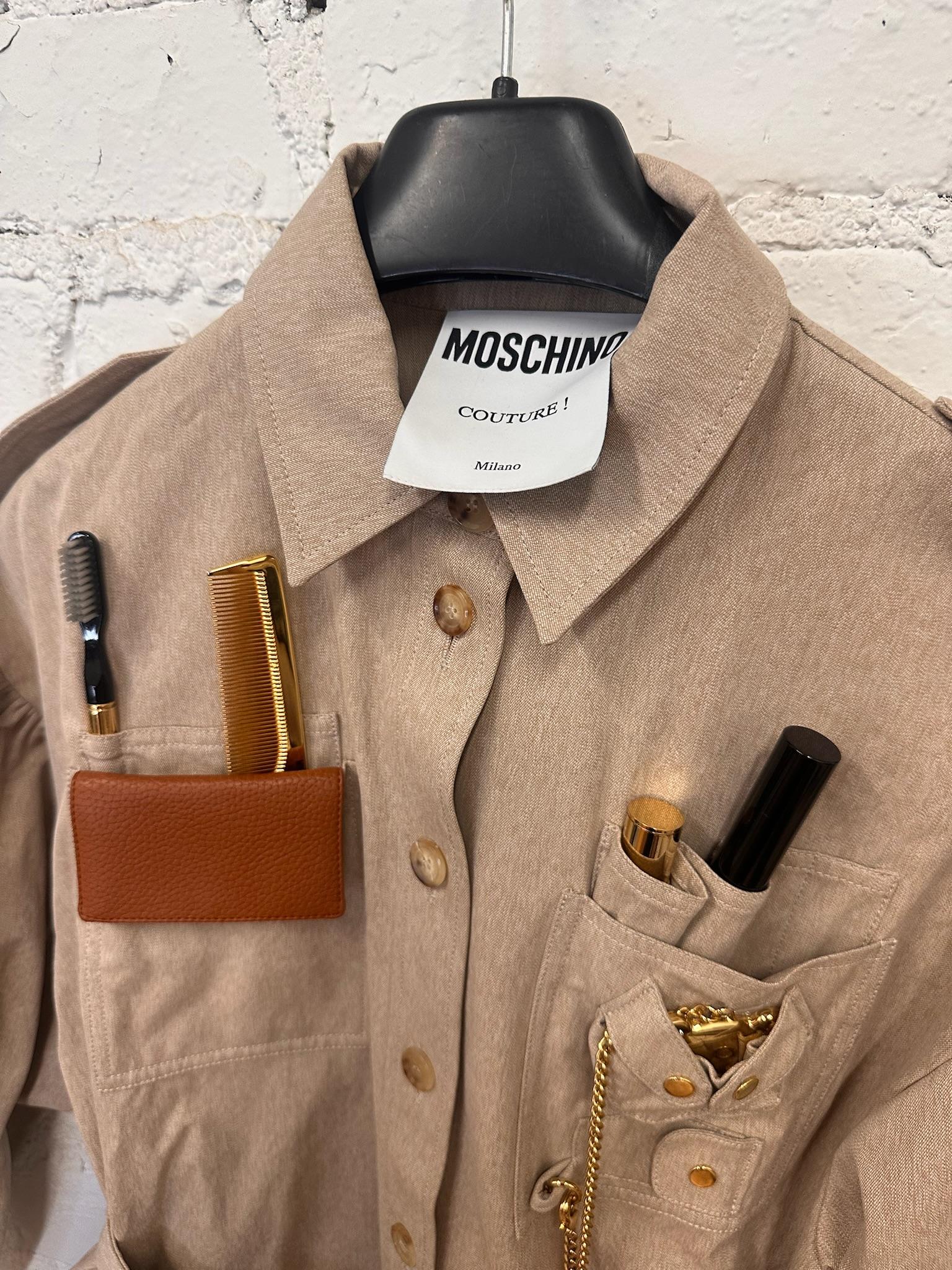 AW21 Moschino Couture Jeremy Scott Beige Gabardine Survivor Kit Tools Robe en vente 3