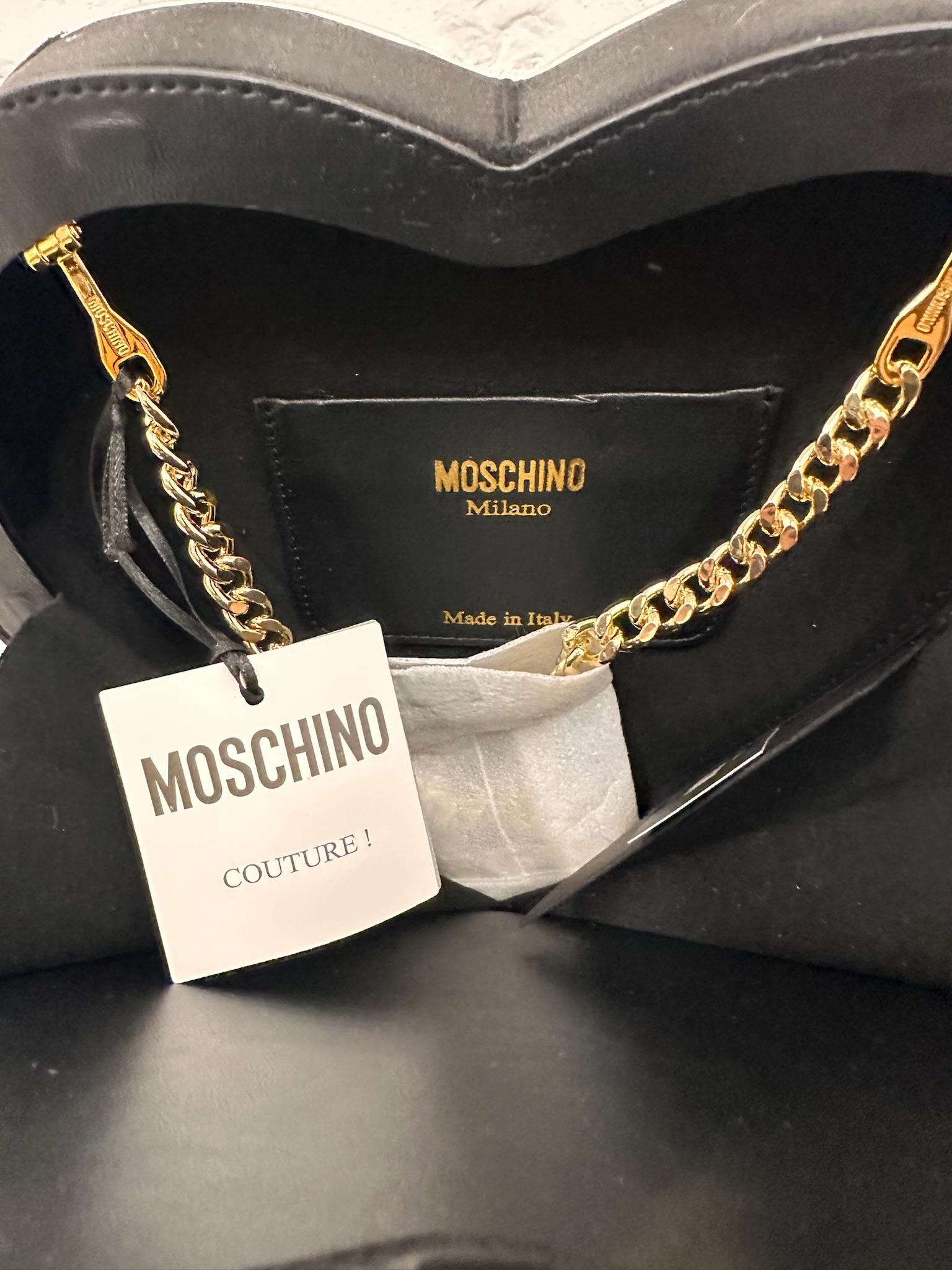 AW22 MOSCHINO Couture Jeremy Scott Schwarzer Smoking Bräutigam Fliege in Herzform Tasche im Angebot 1