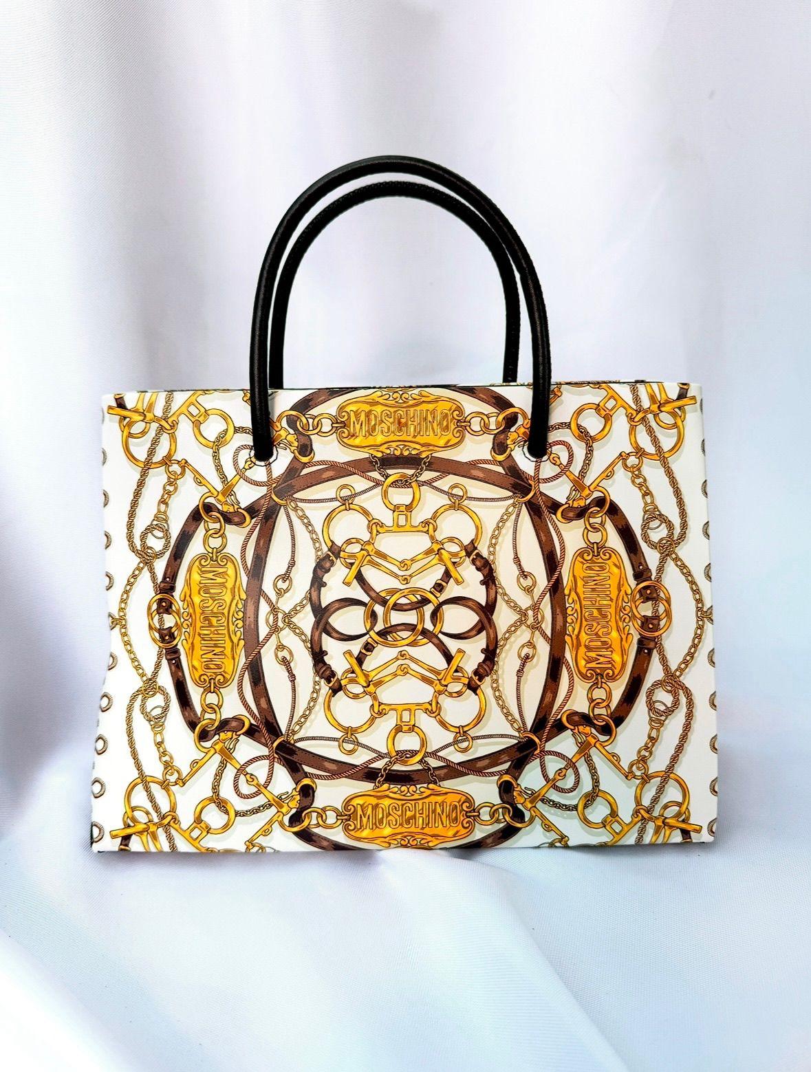 AW22 MOSCHINO Couture Jeremy Scott Teddy Bear All Over Chains & Plaque Tote Bag For Sale 1