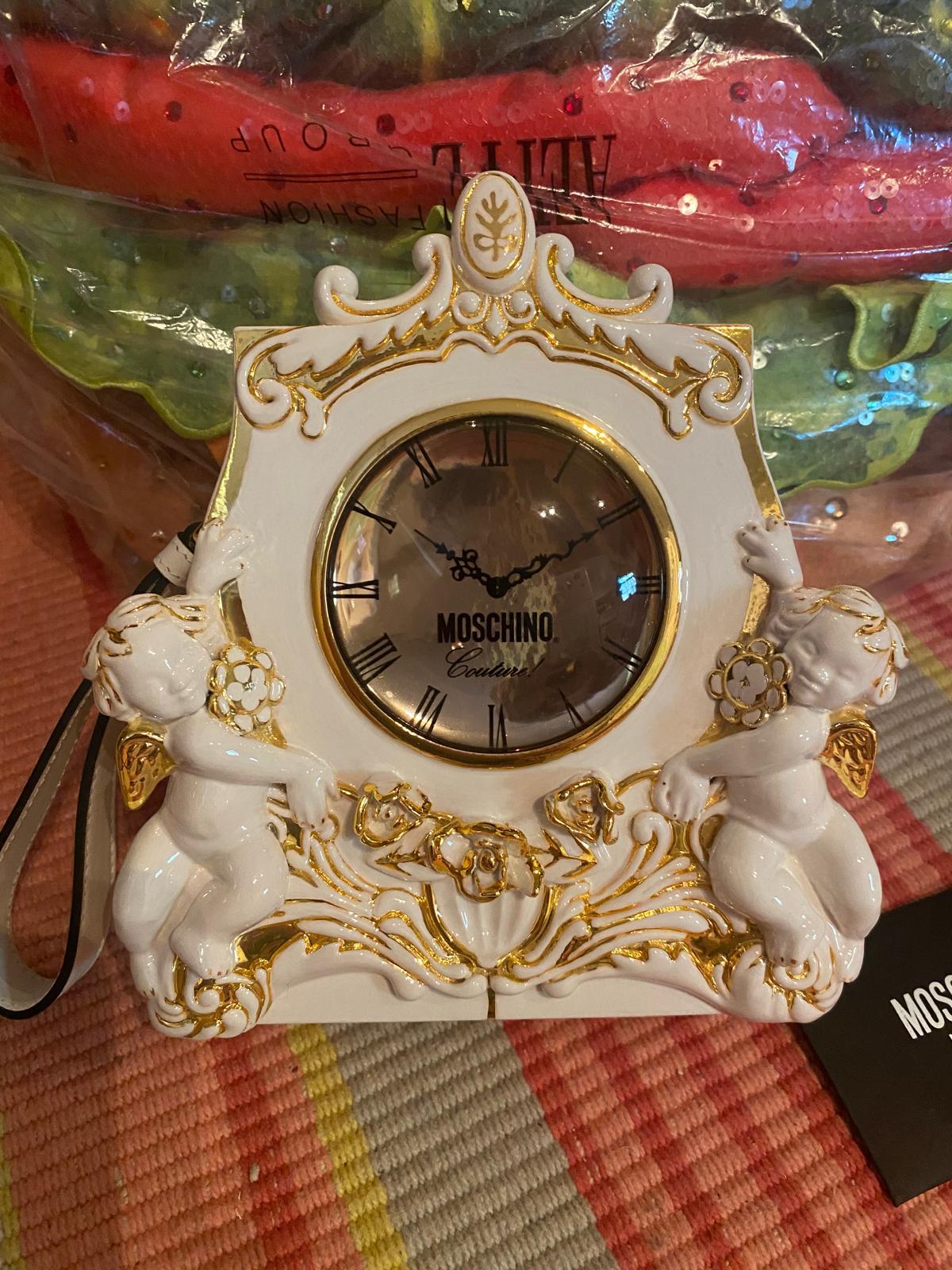 Donna AW22 Moschino Couture Jeremy Scott White Clock Sculpted Ancient Clutch Handbag in vendita