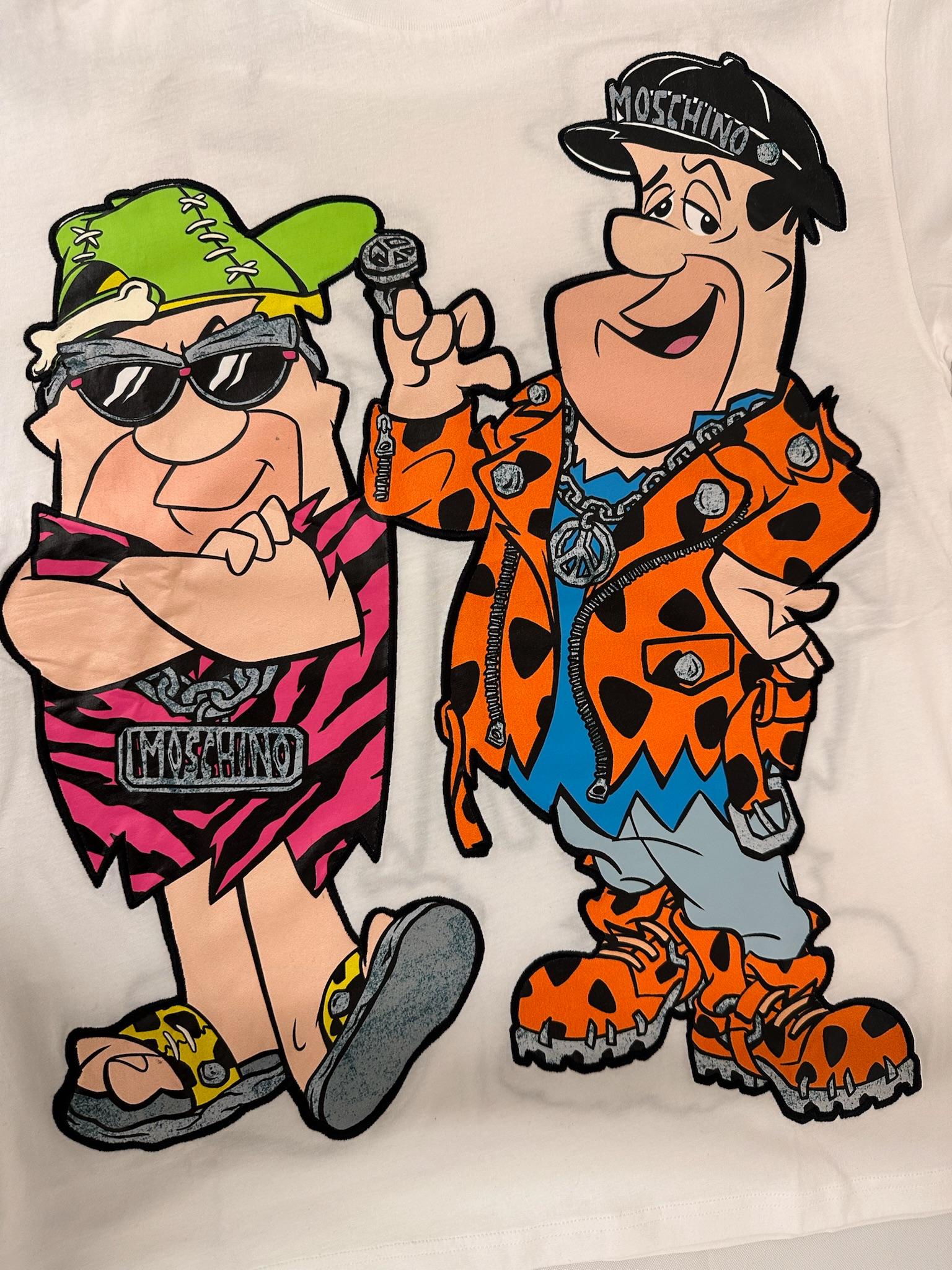 AW22 MOSCHINO Couture Jeremy Scott Camiseta sobredimensionada Graphic Flinstones White en Nuevo estado para la venta en Los Angeles, CA