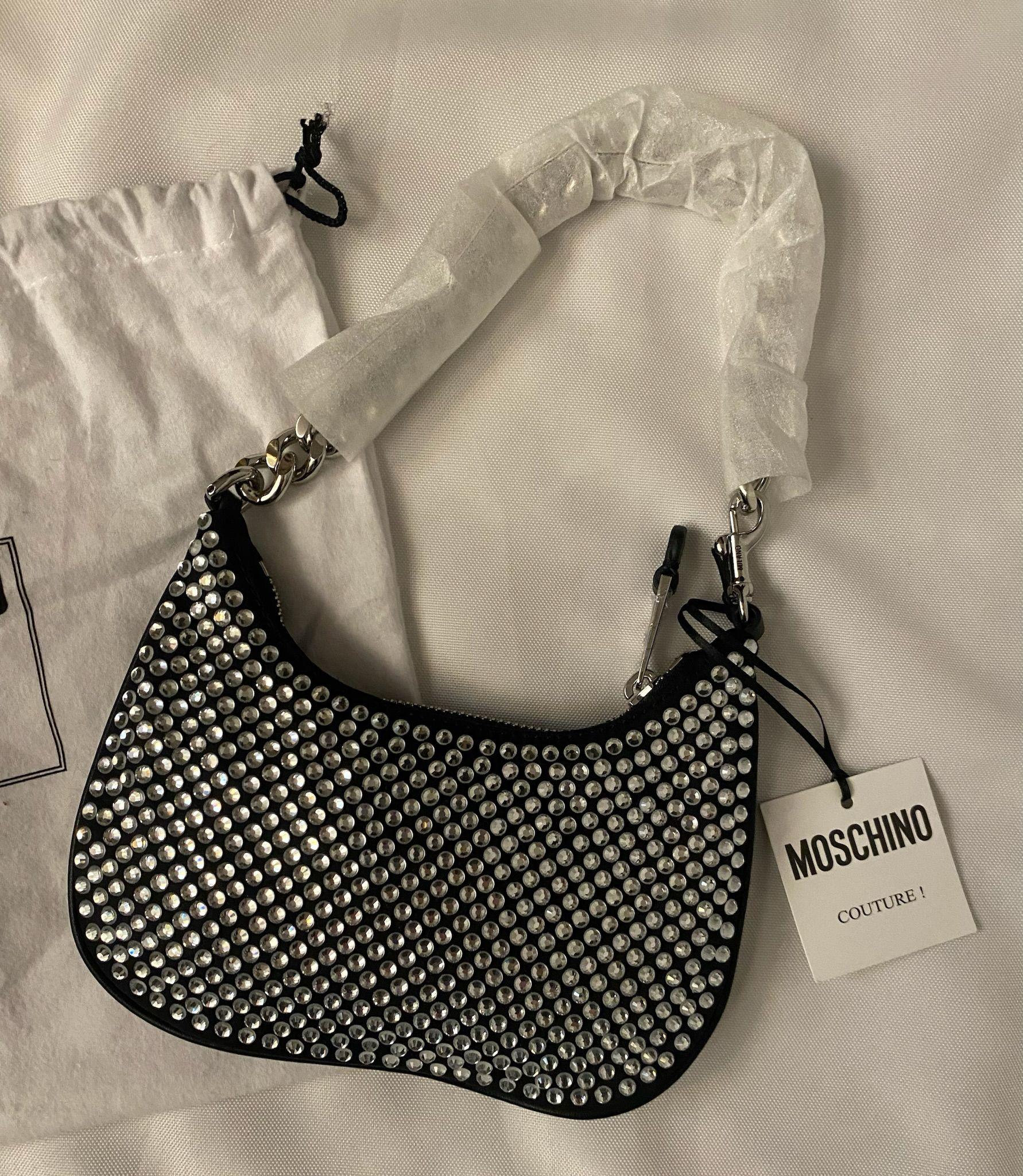 AW23 MOSCHINO Couture Jeremy Scott Bolso negro plateado con tachuelas de diamantes de imitación en venta 6