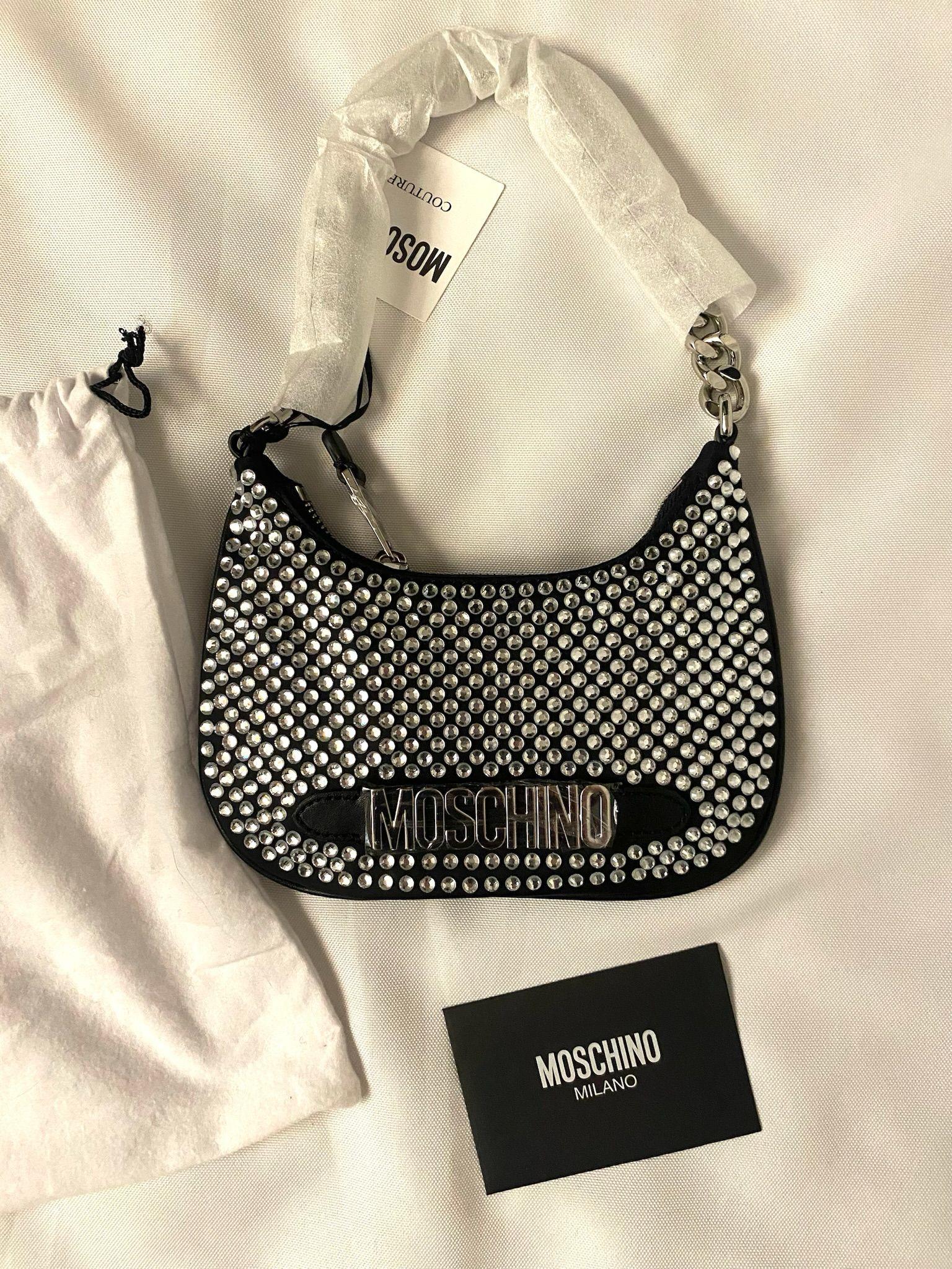 AW23 MOSCHINO Couture Jeremy Scott Bolso negro plateado con tachuelas de diamantes de imitación en Nuevo estado para la venta en Los Angeles, CA