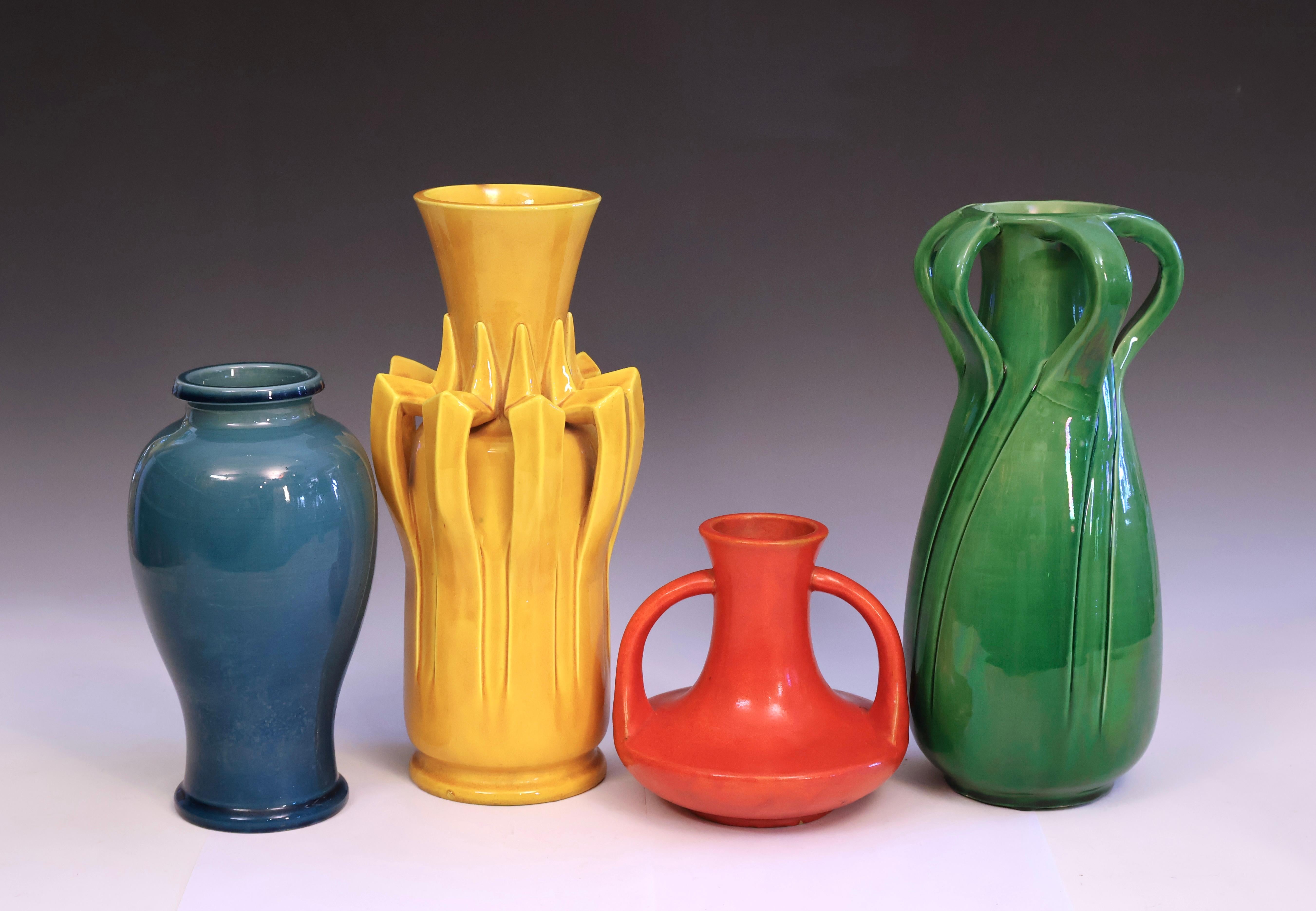 Awaji Pottery Hu Form Green Crackle Glaze Vase For Sale 2