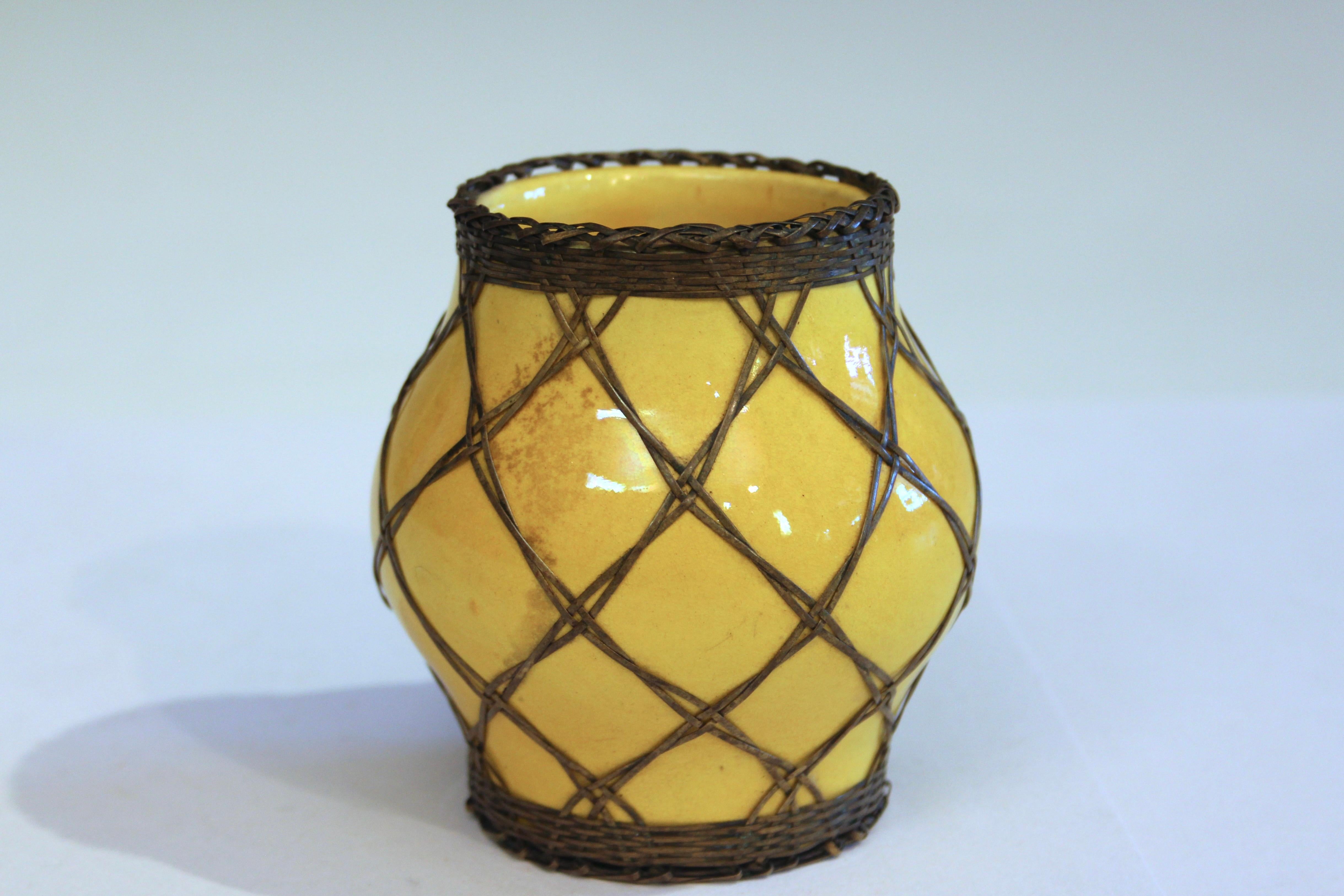 Awaji Pottery Japanese Scholar's Desk Yellow Brush Pot/Pencil Cup Bronze Weave (Arts and Crafts) im Angebot