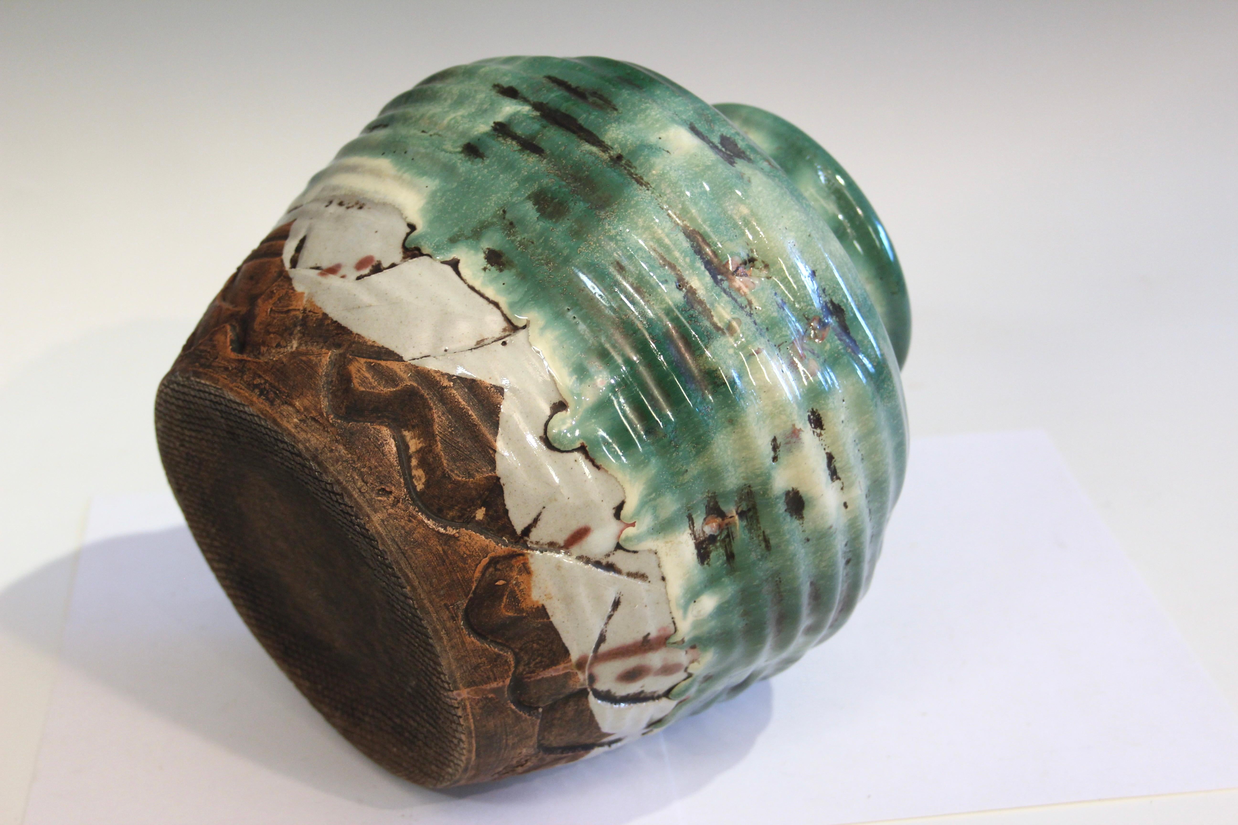 Tornito Awaji Pottery Vaso manipolato con smalto lavico a goccia pesante Wabi Sabi per la cerimonia del tè in vendita