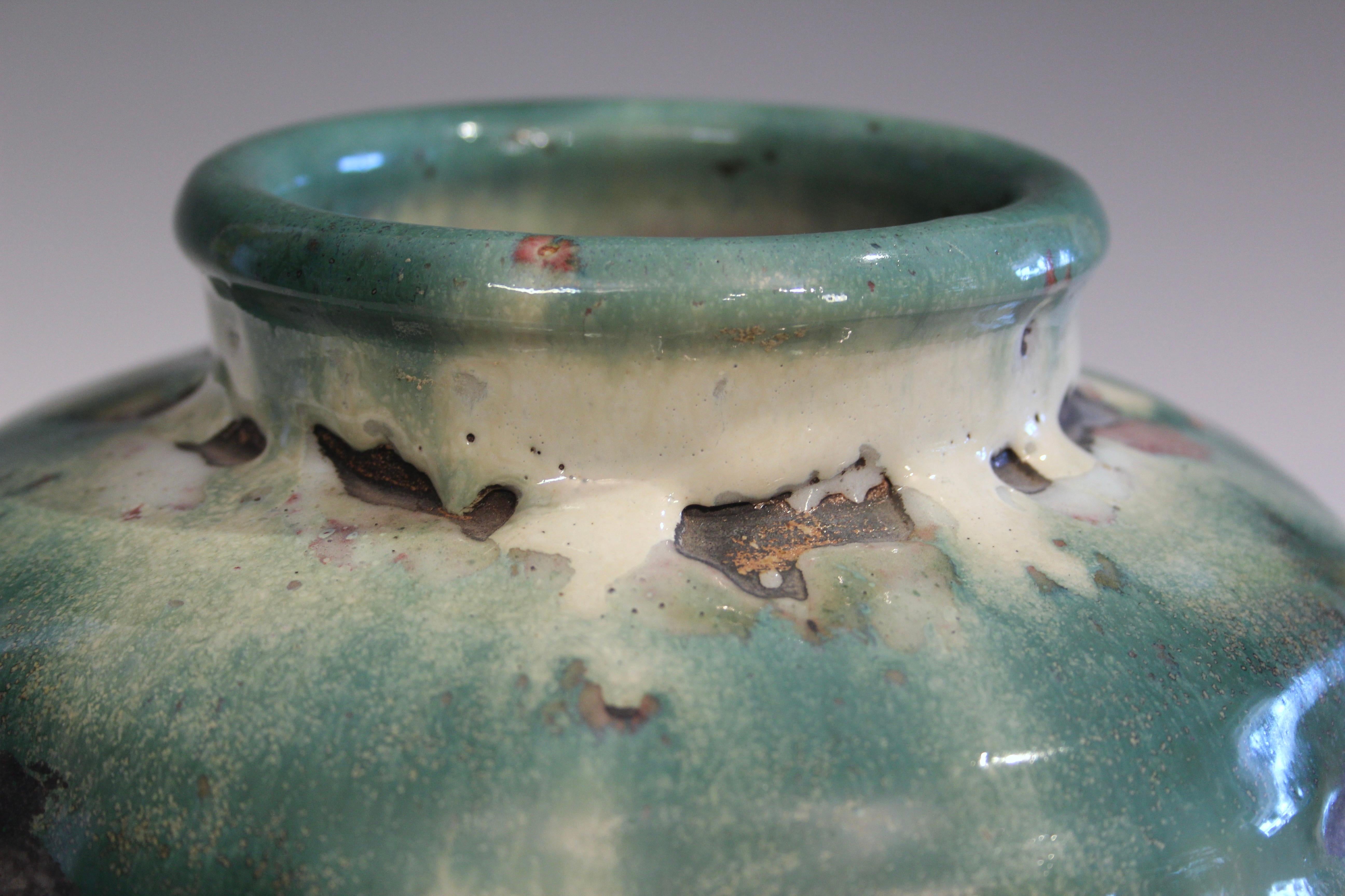 Grès porcellanato Awaji Pottery Vaso manipolato con smalto lavico a goccia pesante Wabi Sabi per la cerimonia del tè in vendita