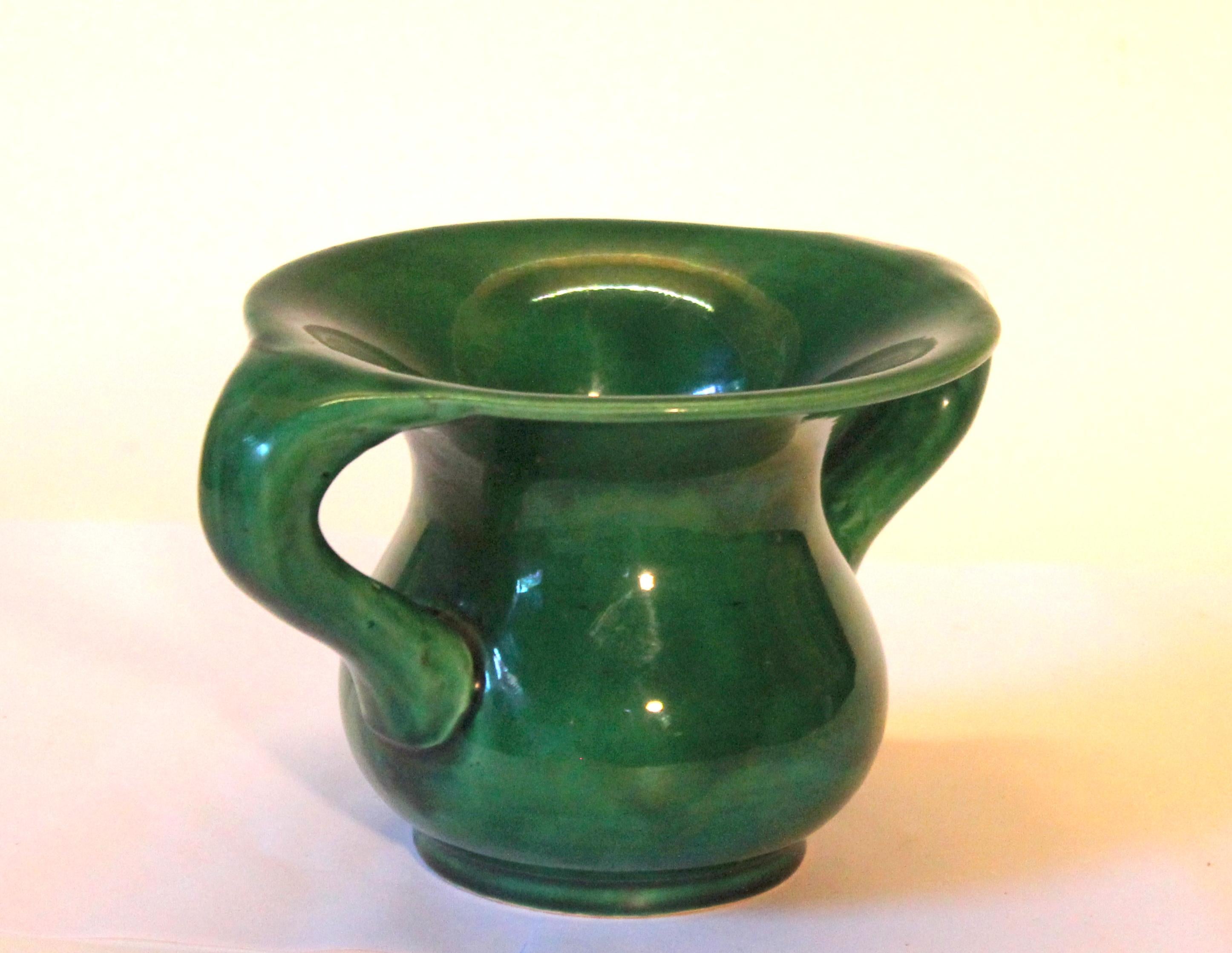 Awaji Pottery Organic Art Nouveau Curvy Monochrome Green Vase In Excellent Condition In Wilton, CT