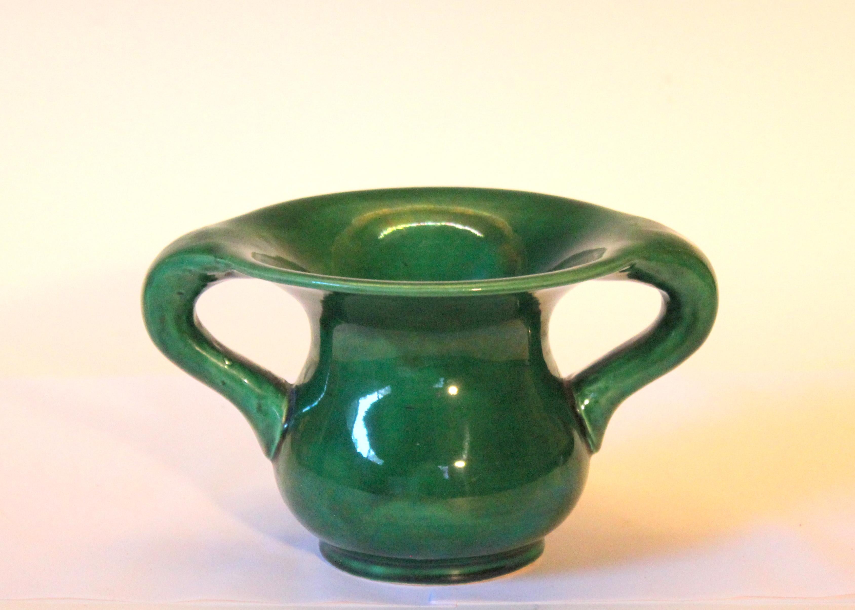 Awaji Pottery Organic Art Nouveau Curvy Monochrome Green Vase 3
