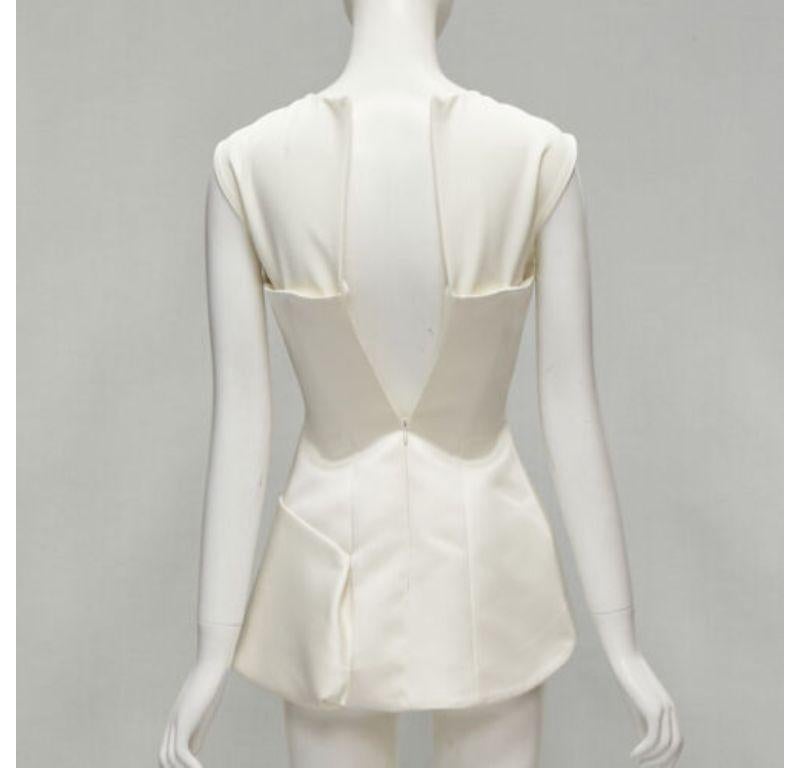 AWAKE MODE - Top corset à revers déconstruit et péplum en satin crème FR36 S en vente 1