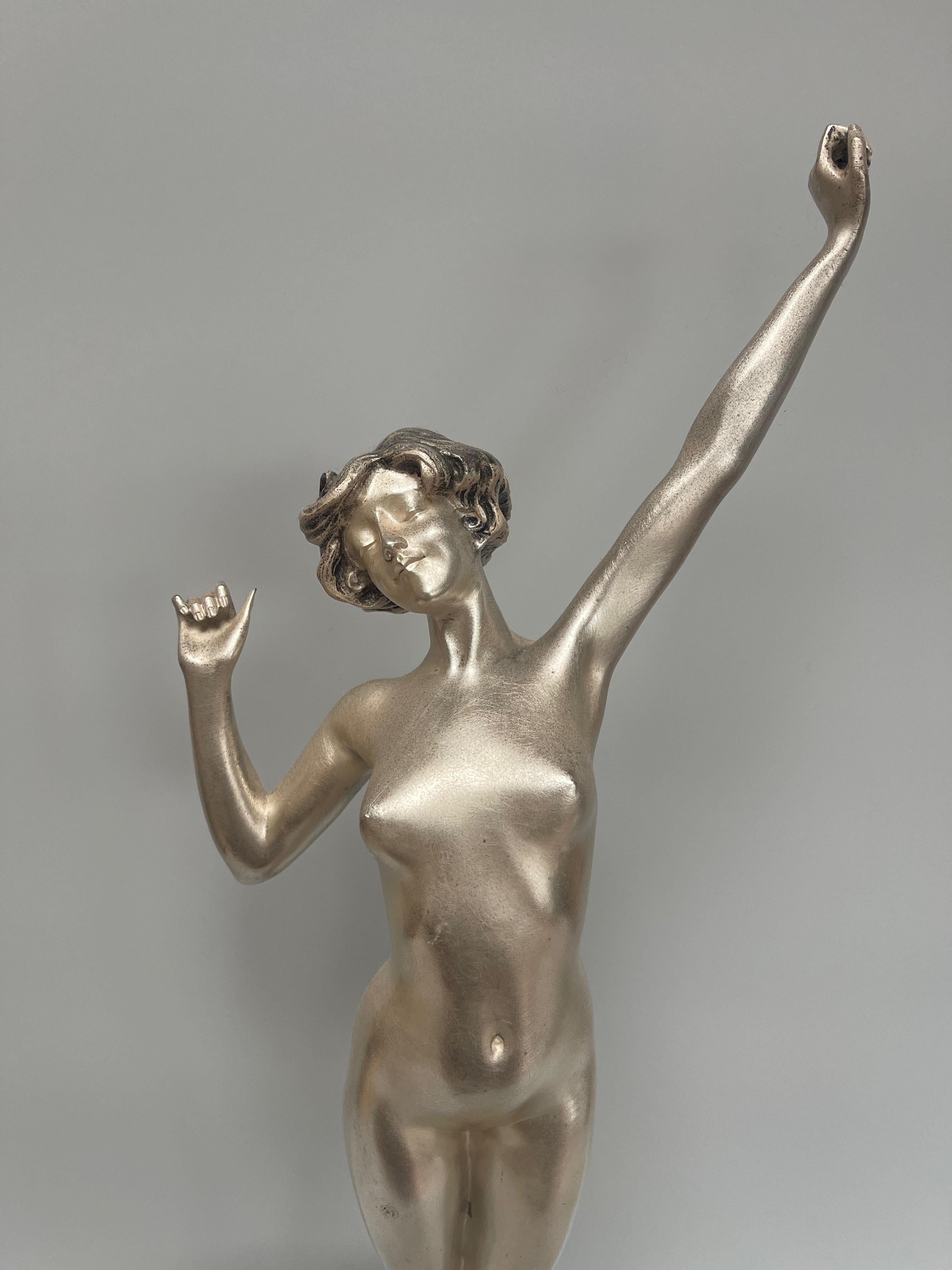 Silvered bronze around 1925 on a marble base. s
Signed on the marble P Philippe.

In a perfect state

Total height: 64.5 cm 25.39 in
Depth: 15cm 5.9in
Width: 20cm. 7.87in
Base: 10.2cm x 10.2cm x 15.5cm


Paul Philippe (1870–1930) was a